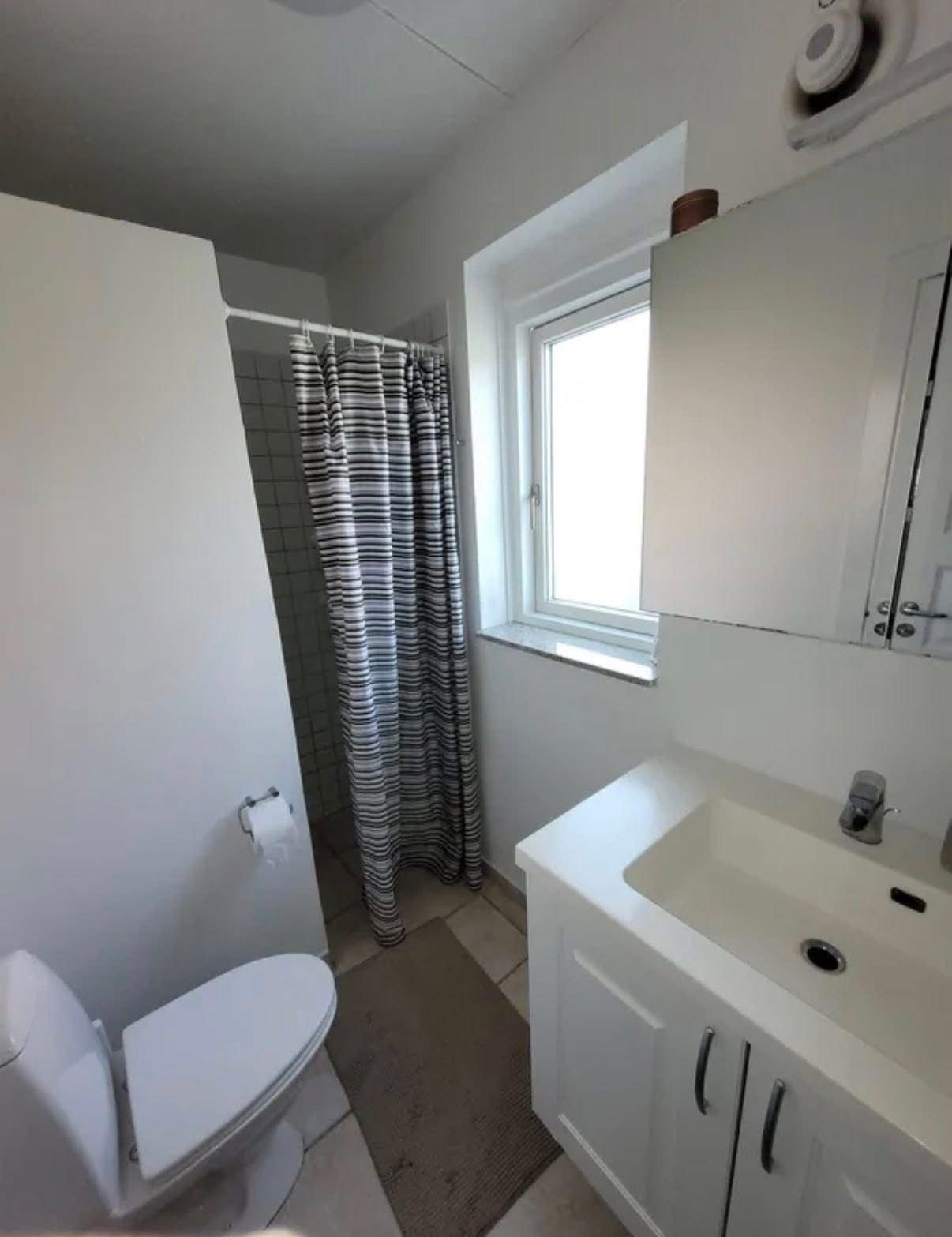 An unfurnished rooms available in our cosy 2-storey house in Valby!