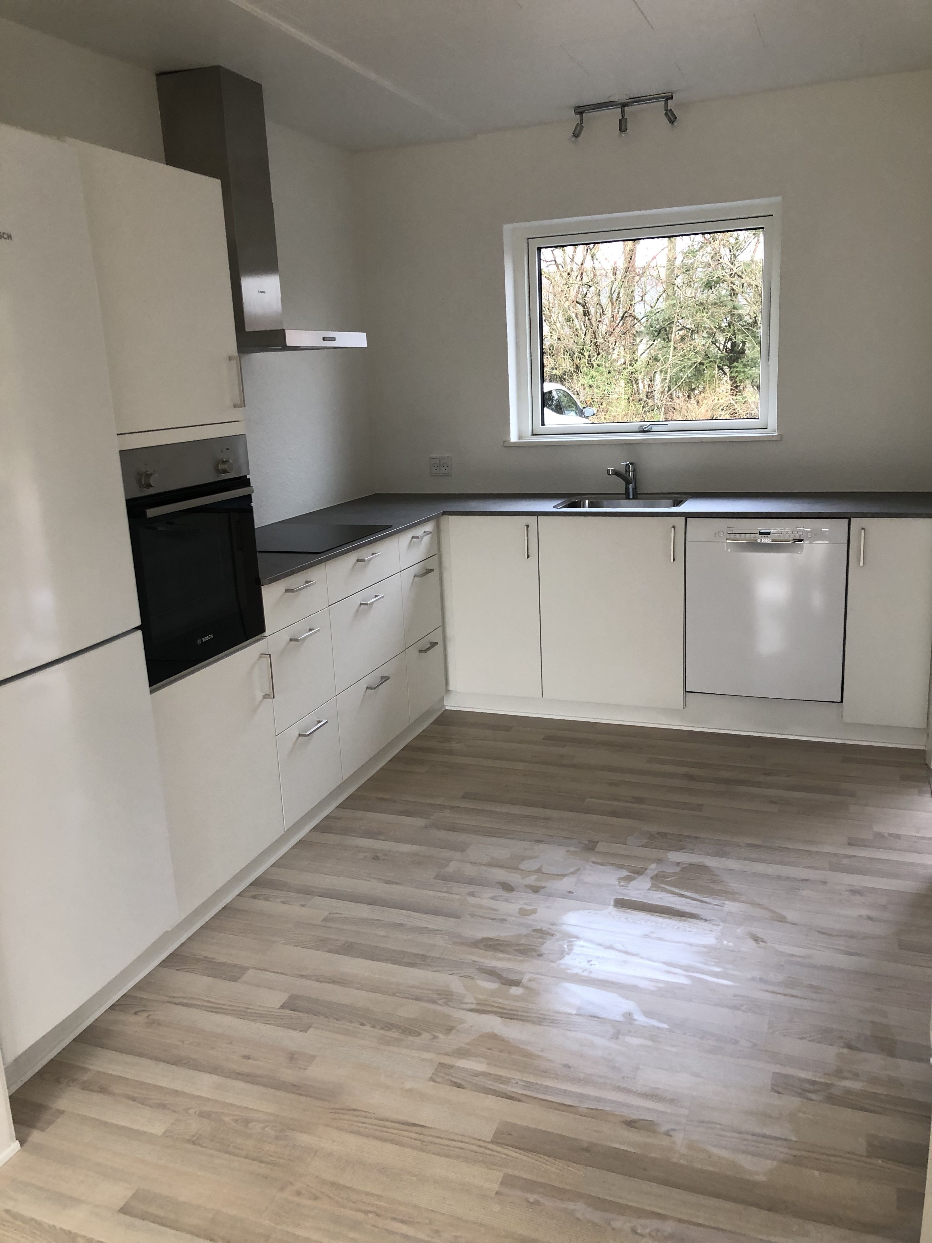 2-værelses i stueplan med egen terrasse