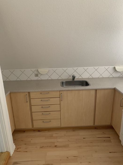 2 vær. tæt på banegård og gågade - rabat gives ved hurtig overtagelse