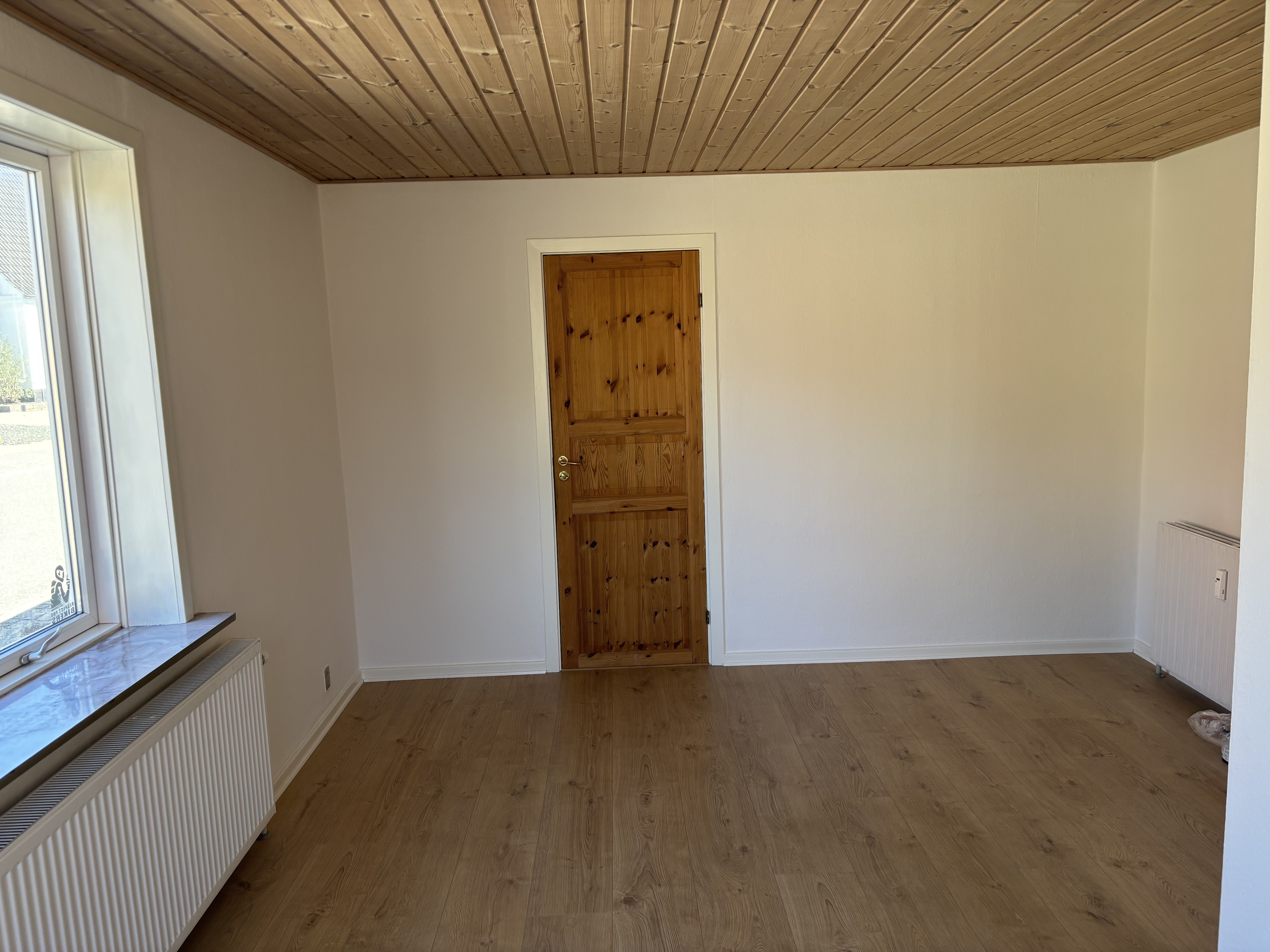 Hyggelig lejlighed i stueplan udlejes 