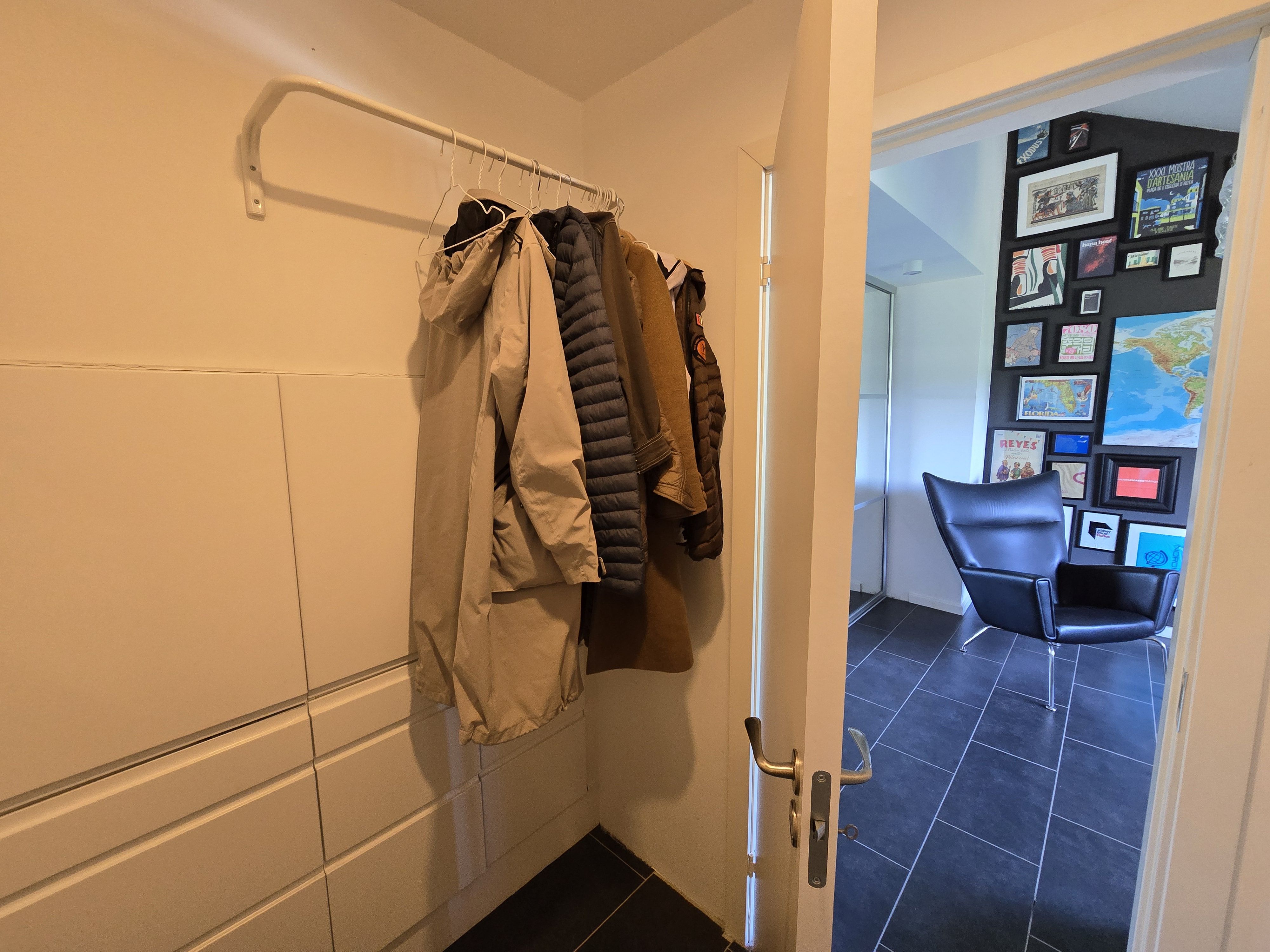 Tidligere ungdomsværelse med eget badeværelse