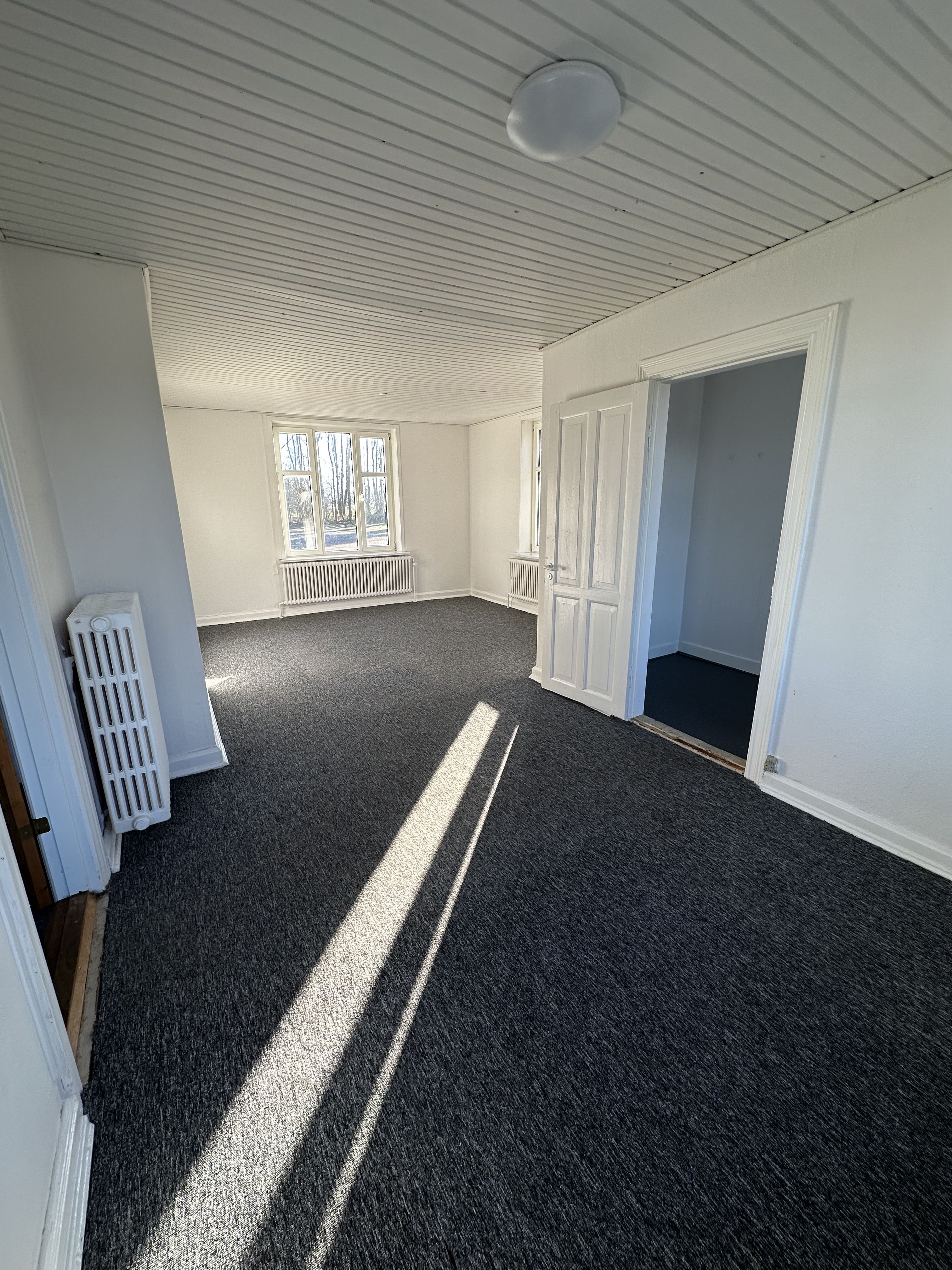Stor lejlighed/hus nær Dronninglund - i rolige omgivelser.