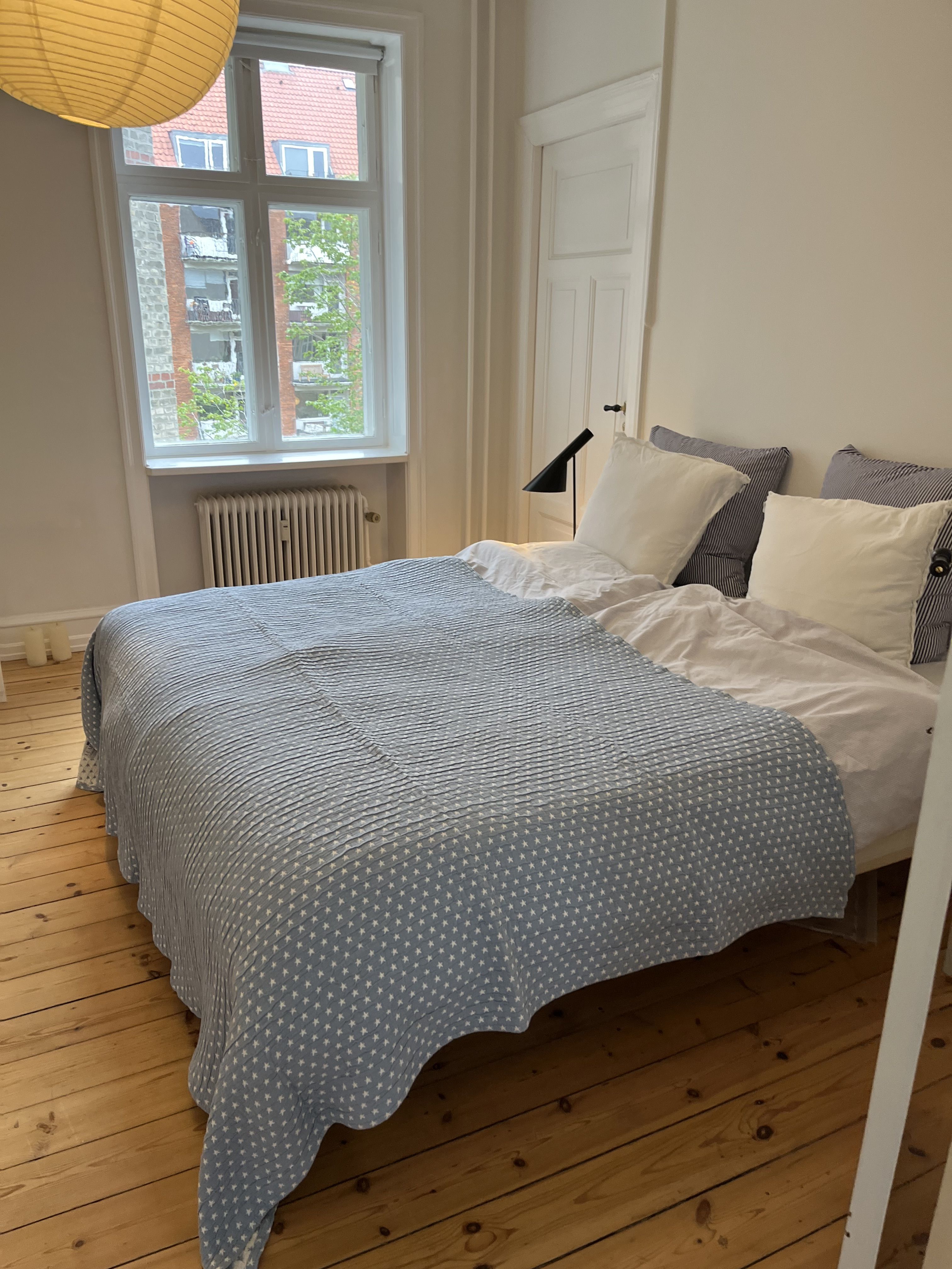 Dejligt, lyst værelse på Indre Østerbro, med egen indgang 