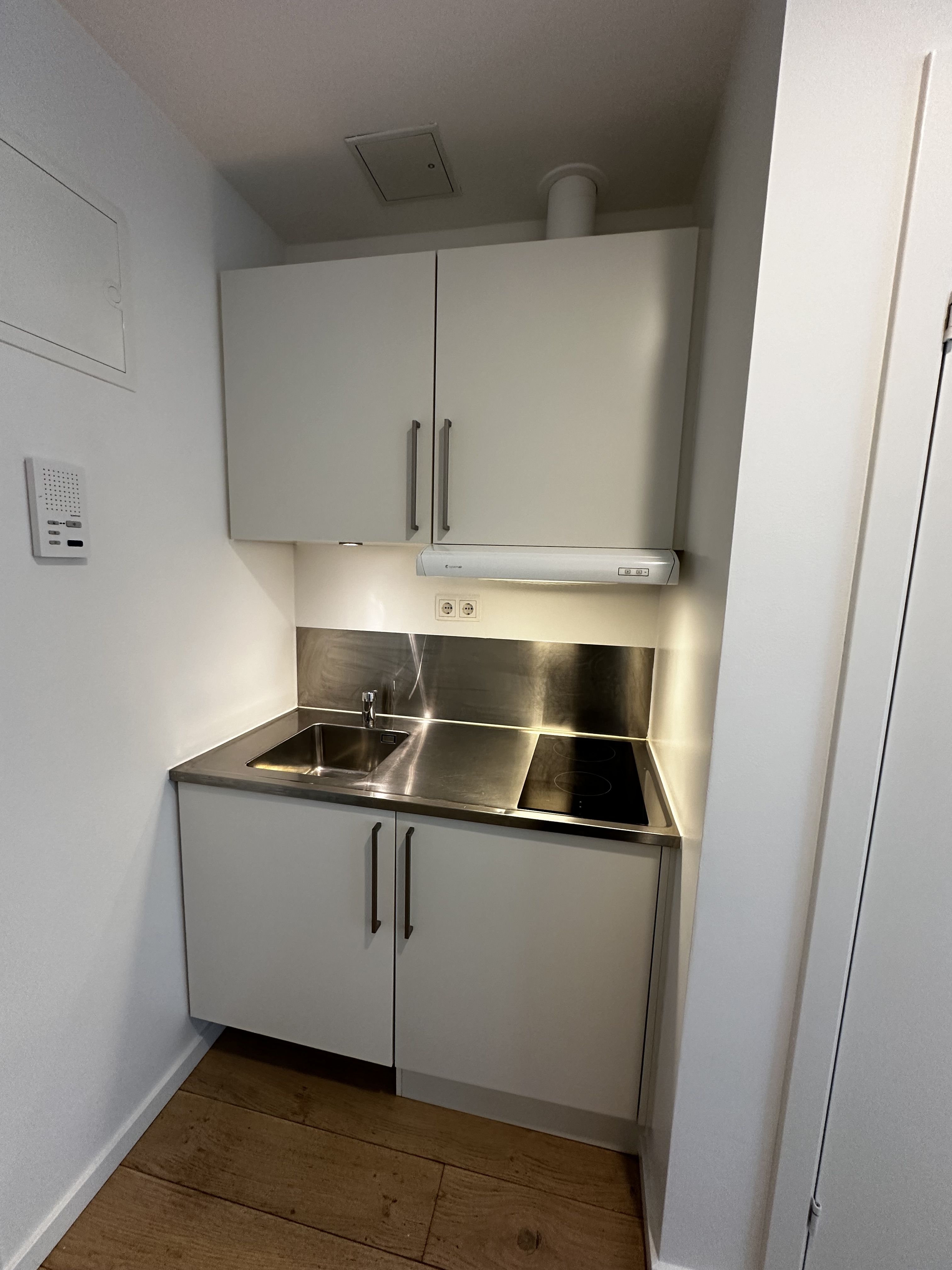 Lys og rummelig studiolejlighed tæt på Nørrebro st. 