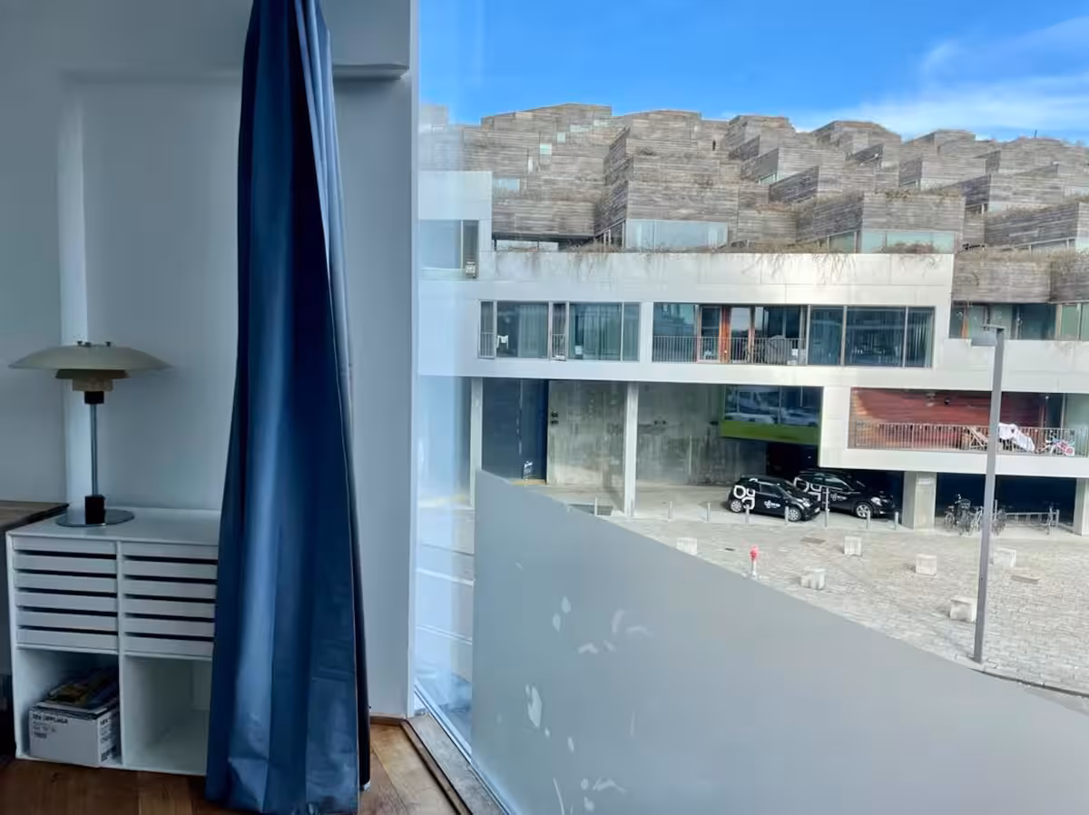 Fully Furnished 93m2, Bright New York-Style Apartment in Central Copenhagen – 5 Min. to Metro, Accomodating up to 8 residents – CPR registration available
