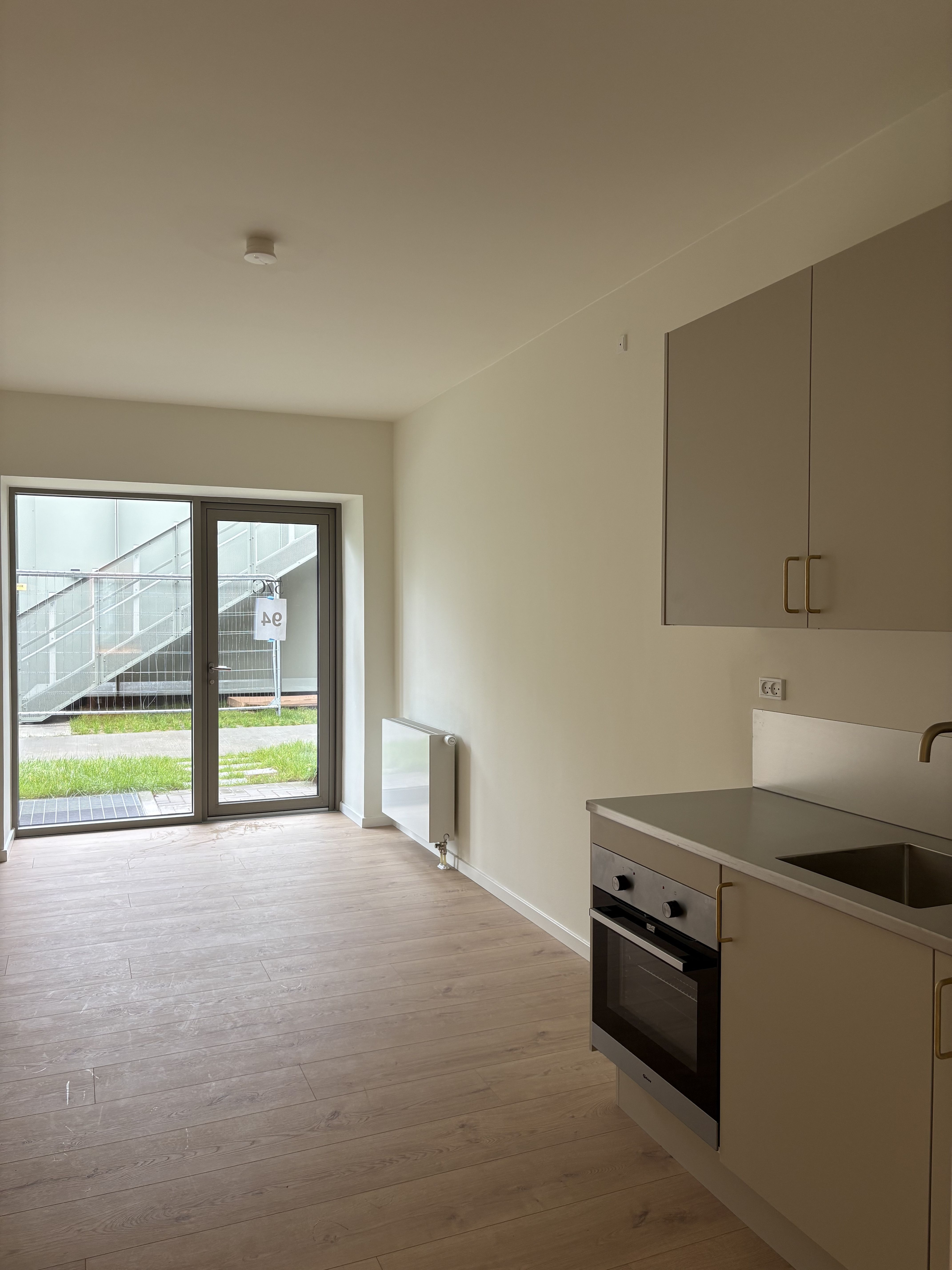 Stuelejlighed med disponibelt rum og privat terrasse