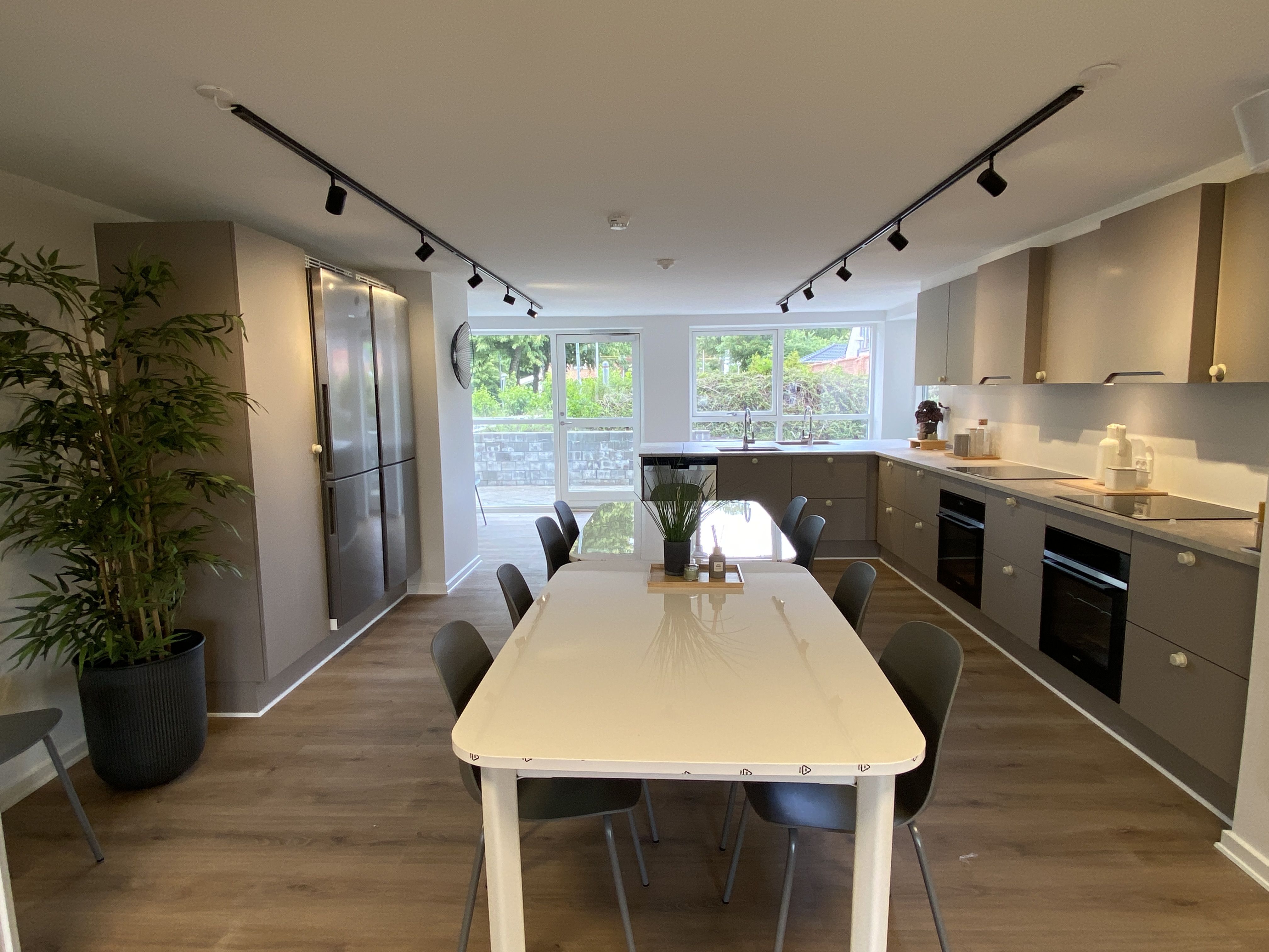 Moderne 1-værelses lejlighed med terrasse i Nørresundby