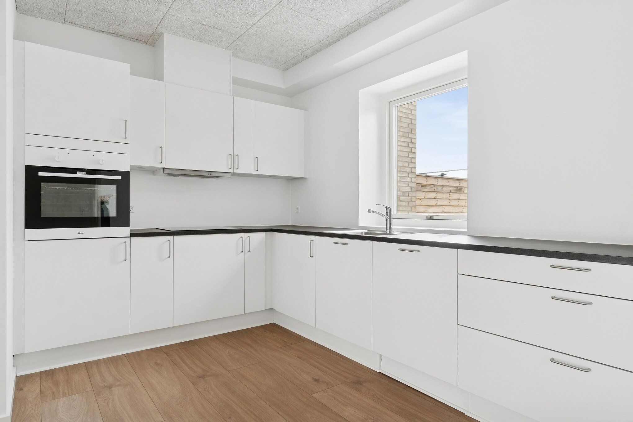 4-VÆRELSES RÆKKEHUS MED EGEN TERRASSE
