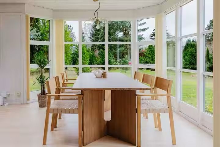 Fully furnished with own parking, big garden 