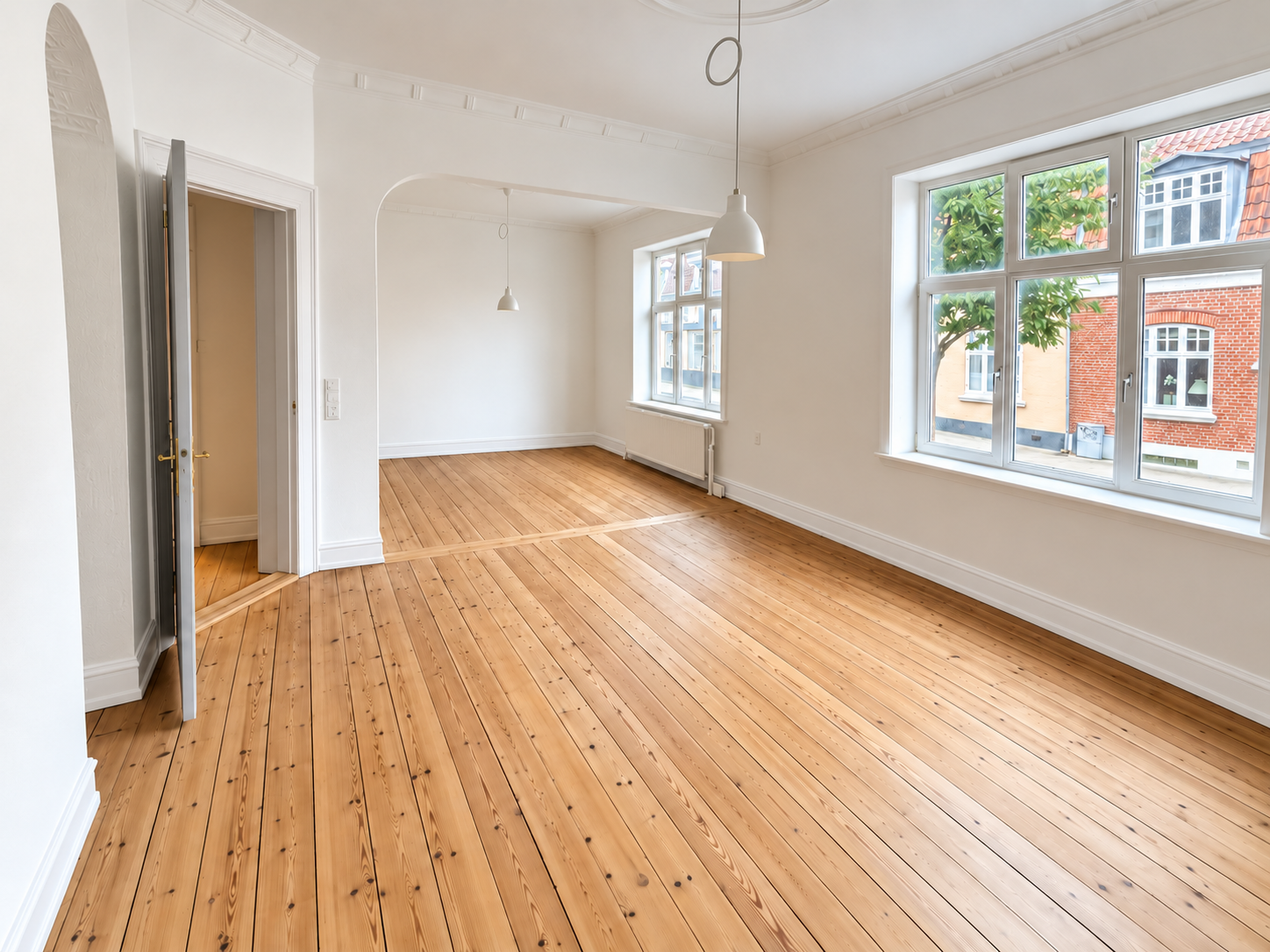 Nyrenoveret 88 m² stuelejlighed med garage