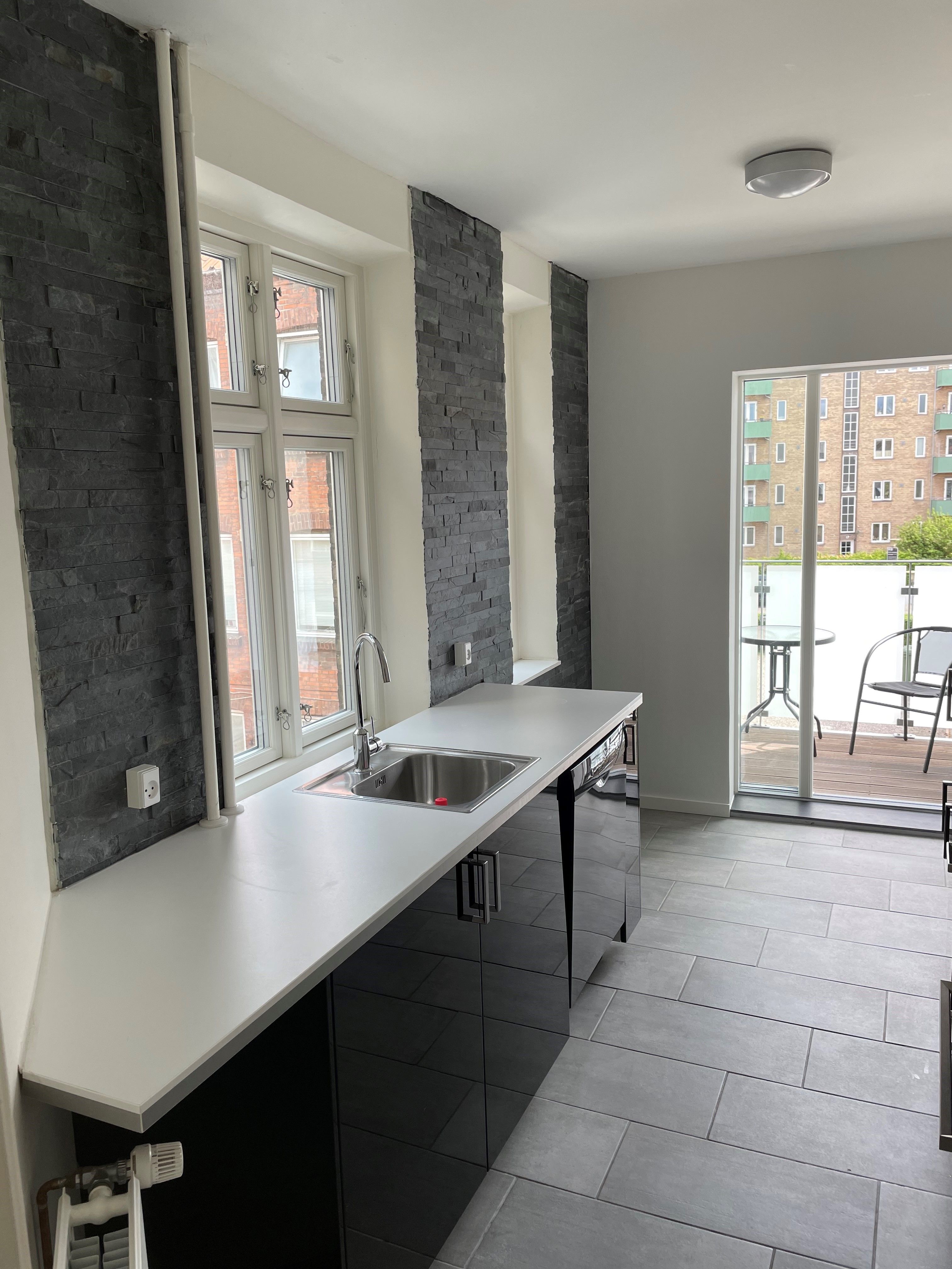 2 værelses stuelejlighed med balkon