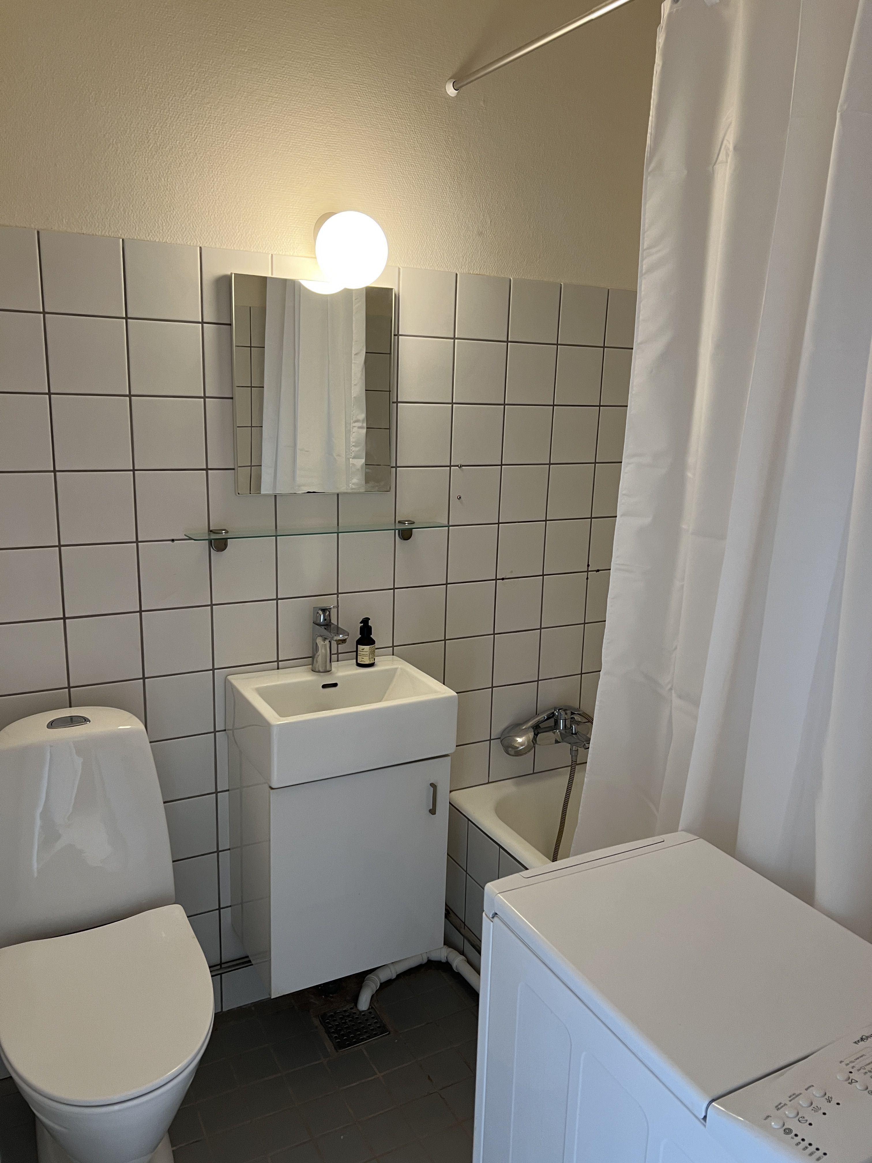 Skøn udsigtslejlighed med stor altan og elevator - 2 minutter fra S-tog