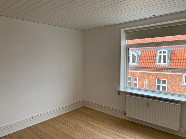 Hyggelig og centralt beliggende 2 vær.  lejlighed