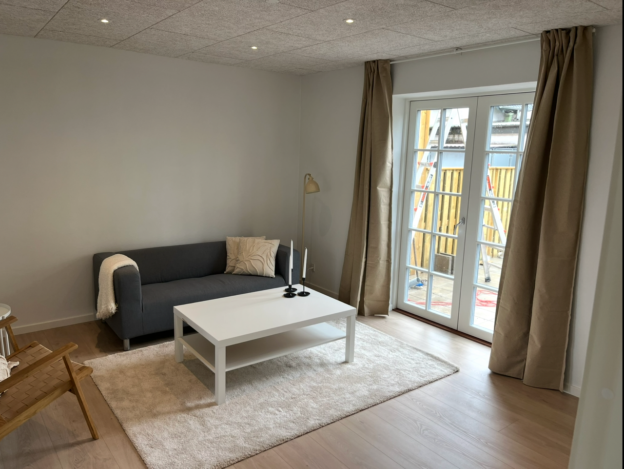 Nybygget stuelejlighed med stor terrasse og parkeringsmulighed