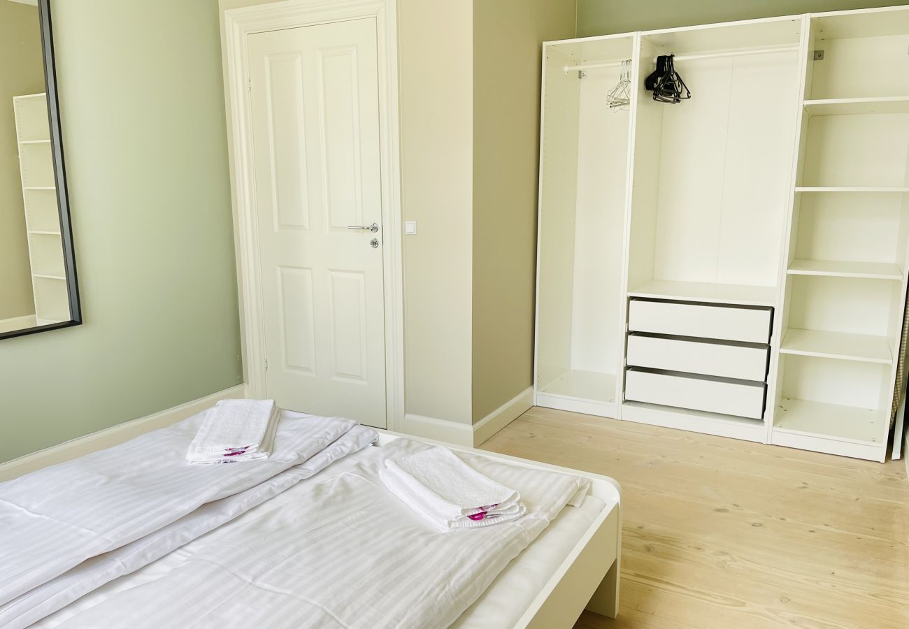 141 m² delevenlig lejlighed med parkering i Hasseris
