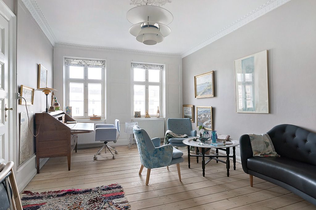 Eksklusiv herskabslejlighed med klassisk københavnercharme i hjertet af byen