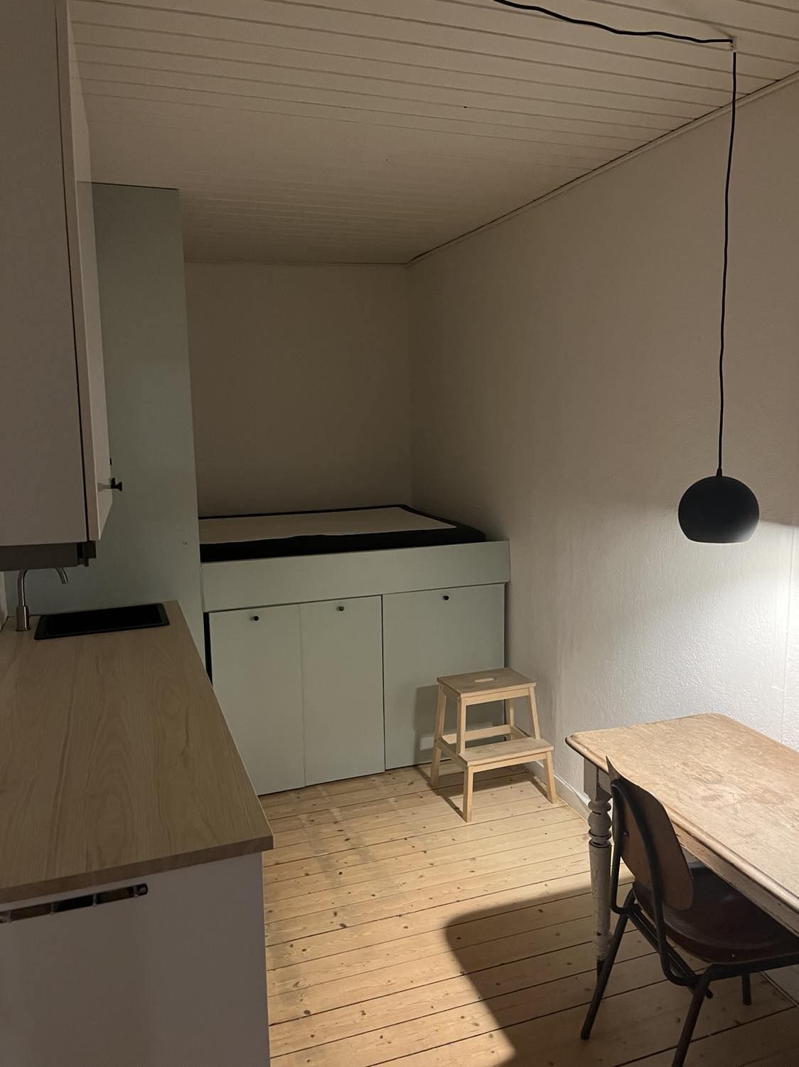 Lille værelse med eget te køkken og bad
