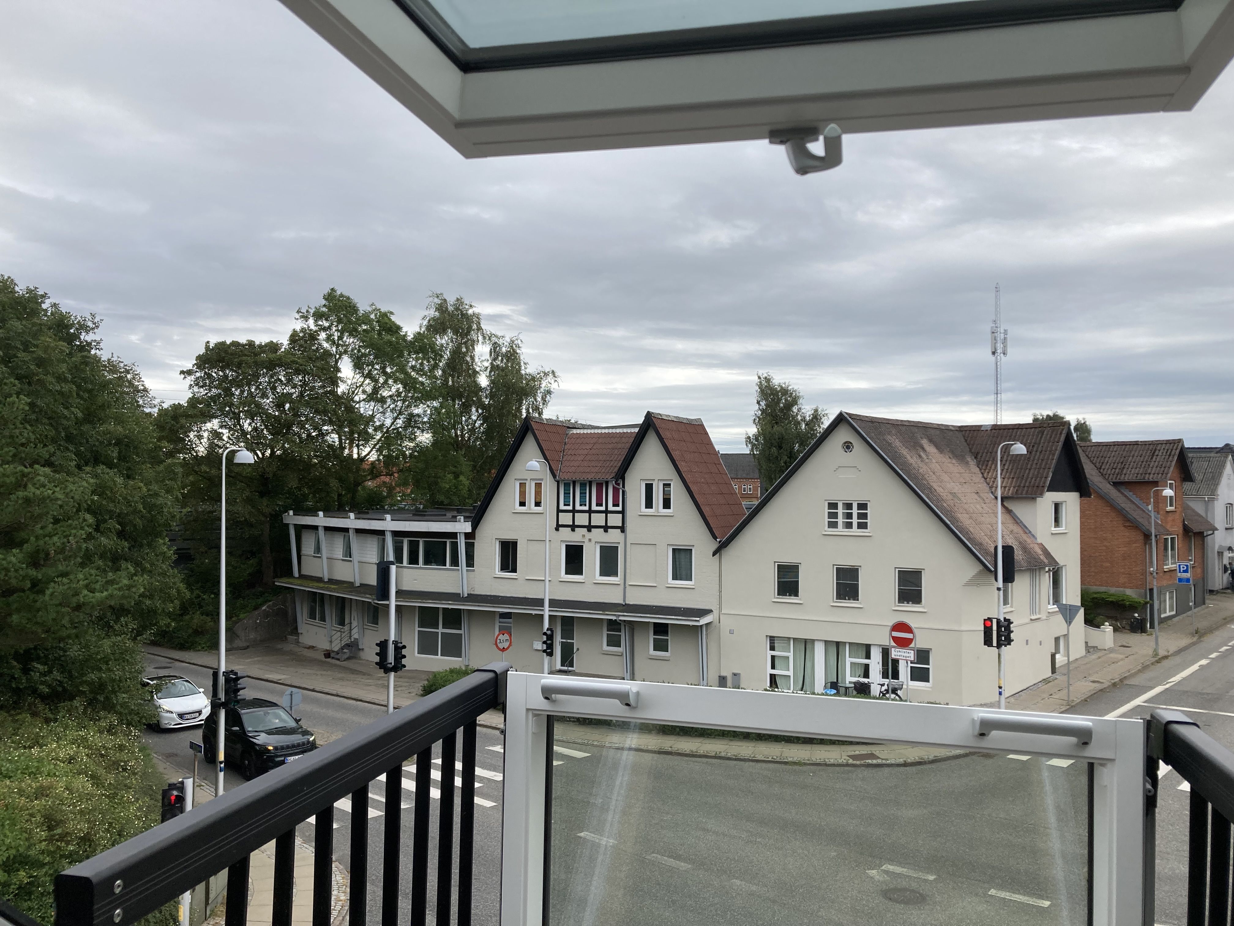 Ny renovert lejlighed midt i Hedensted.