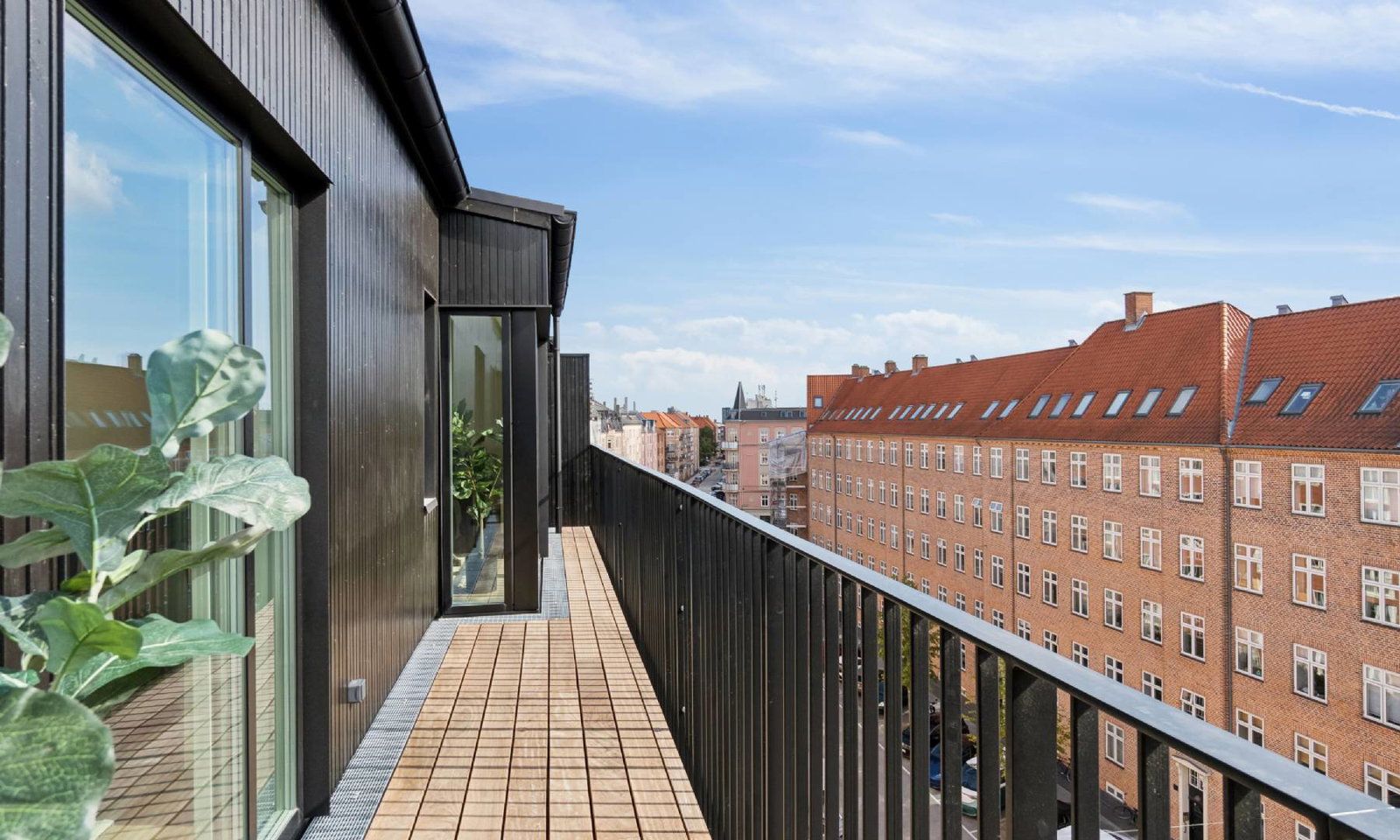 Stor 2-værelses med tagterrasse