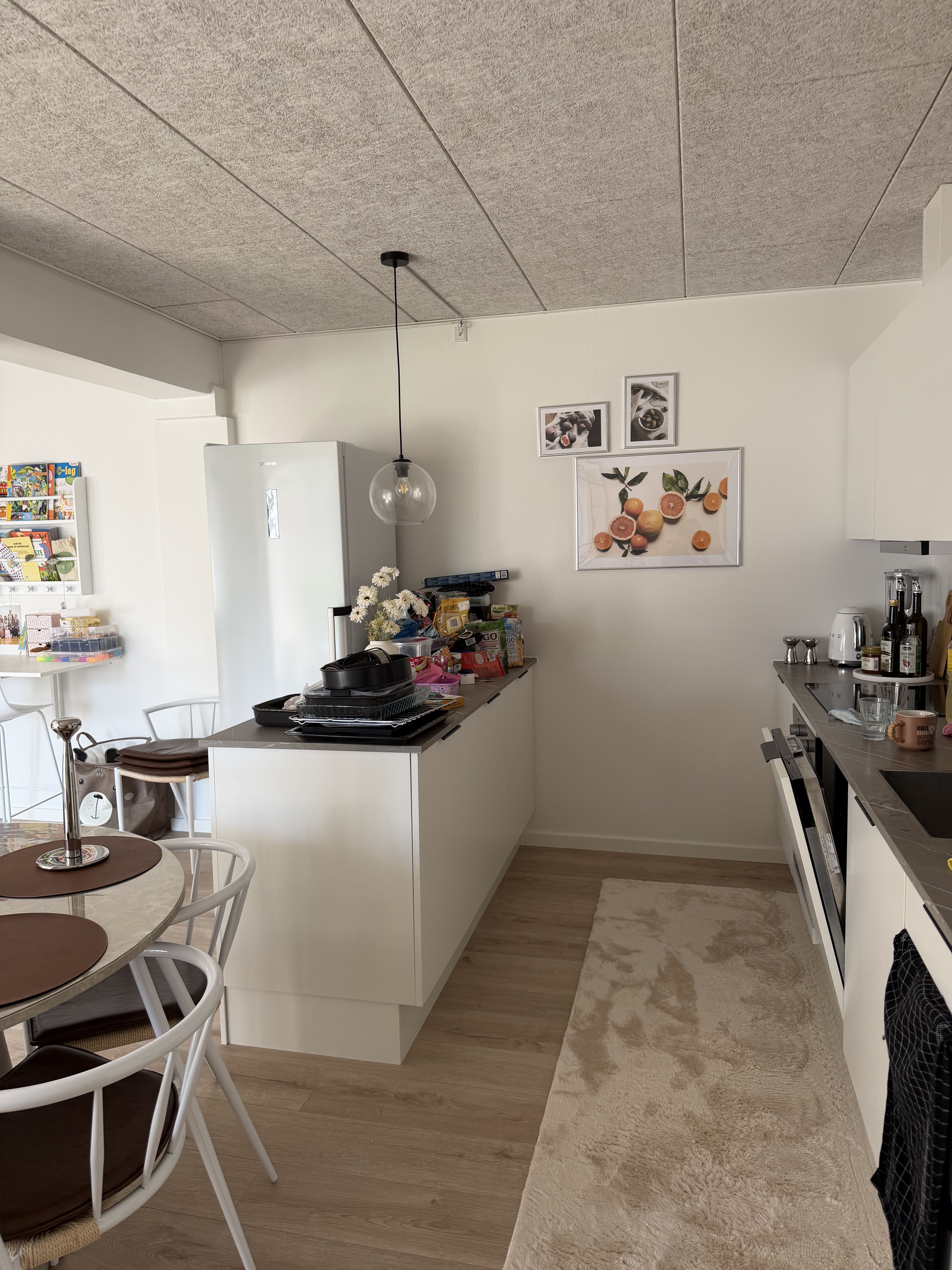 Stor rummelig 2V, 115 m2 på 1. Sal