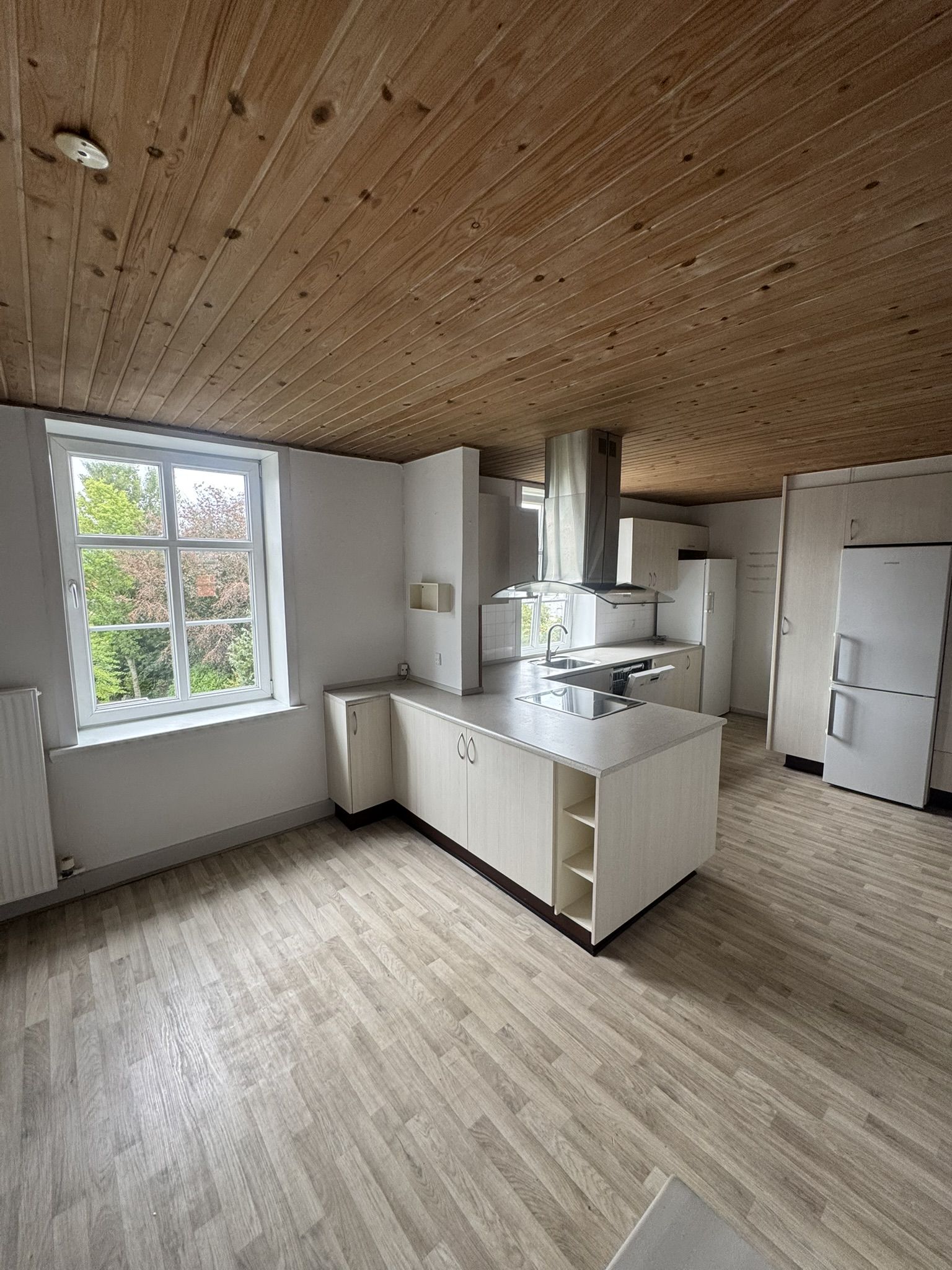 🏡 Sjældent udbudt herskabslejlighed – klar til nye lejere!