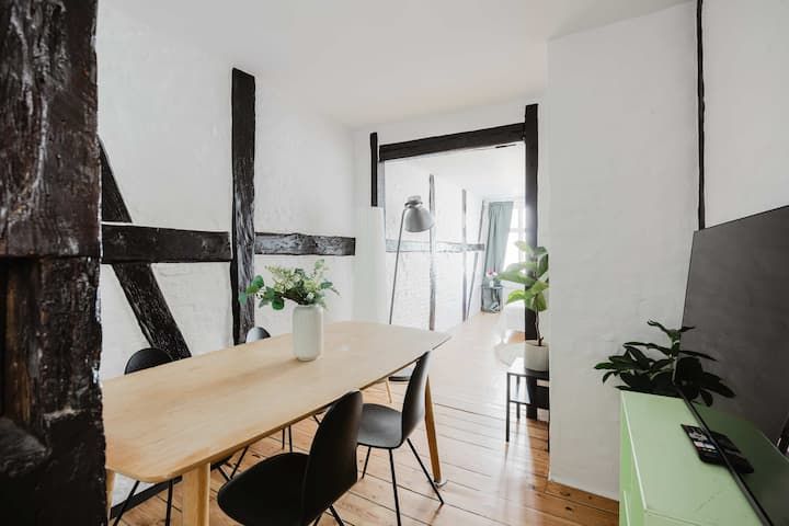 Fully Furnished In Heart Of CPH