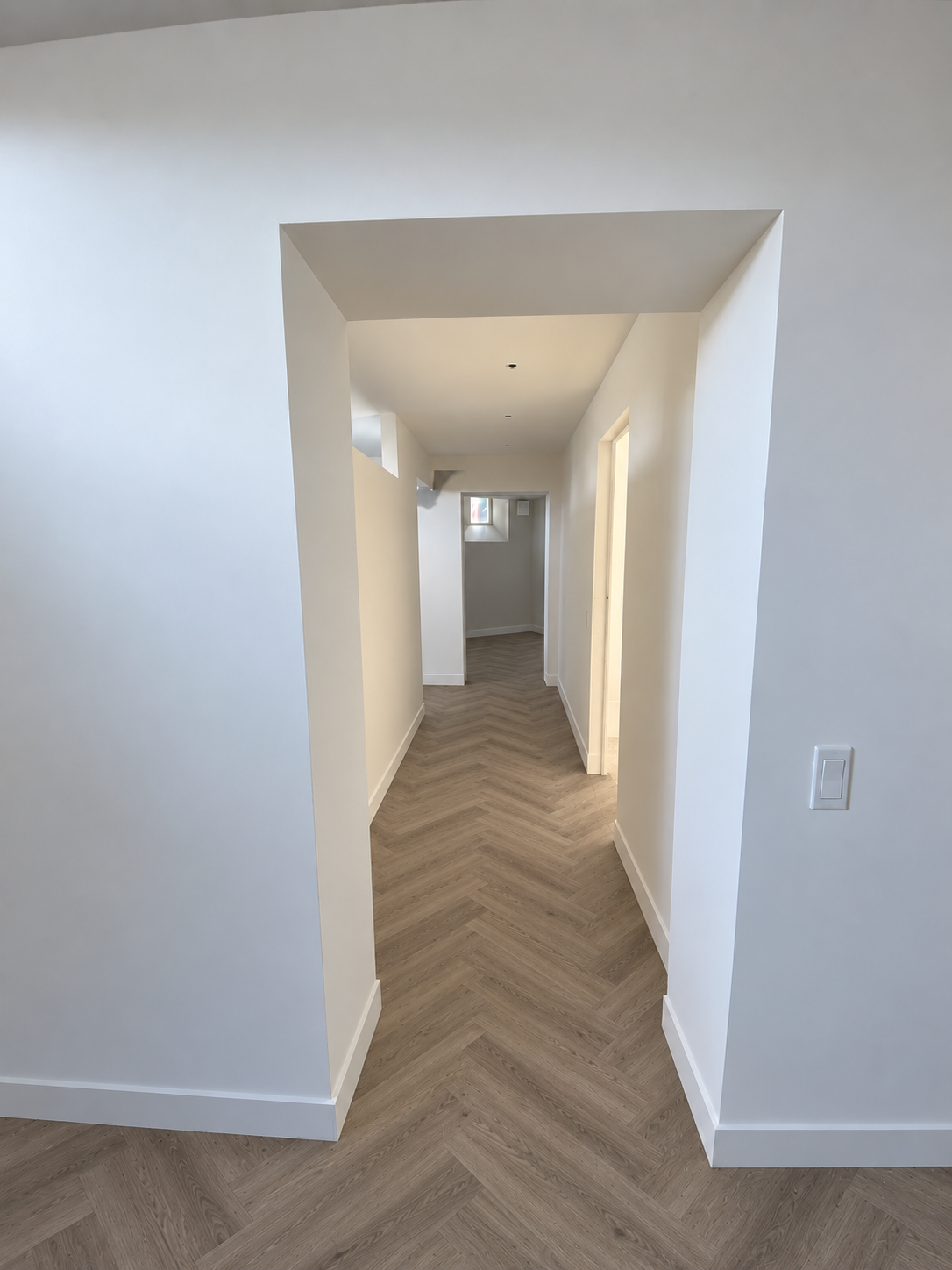 Totalrenoveret 5-værelses lejlighed på Østerbro på 142 m² plus meget anvendelig kælder på 42 m² 