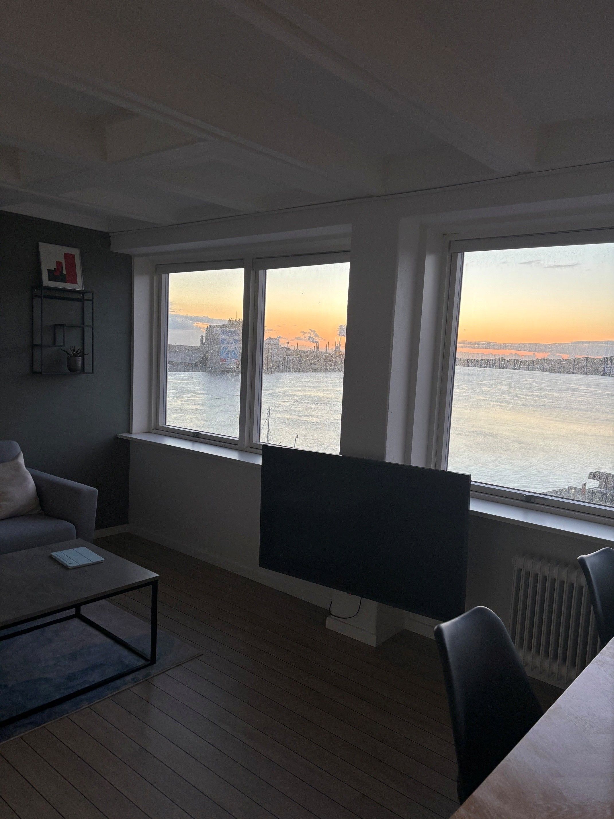 Lys lejlighed med udsigt over fjorden