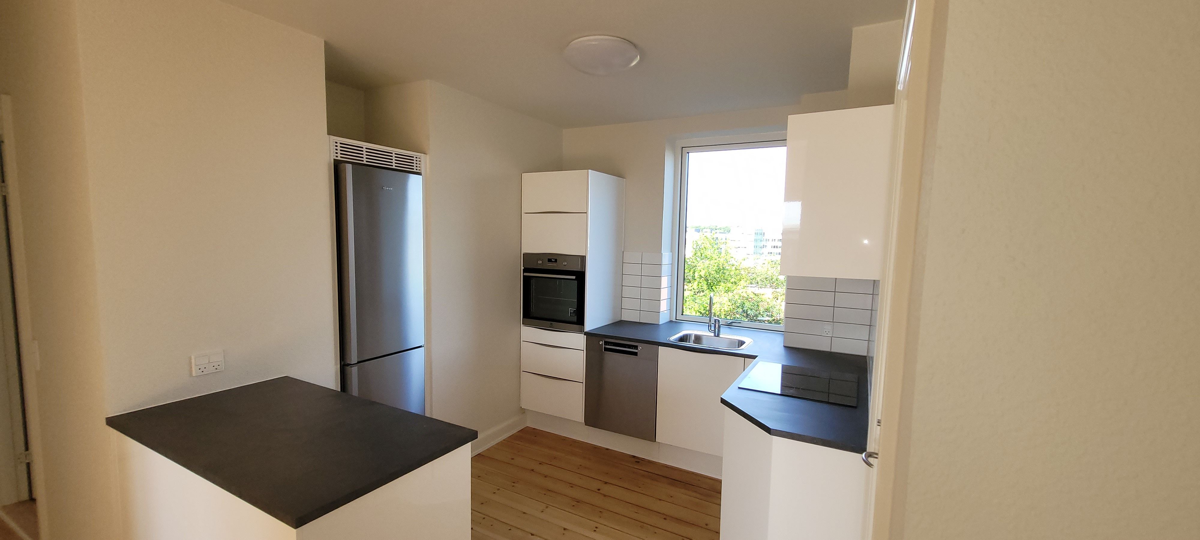Flot lys 3-vær. lejlighed på 92m2