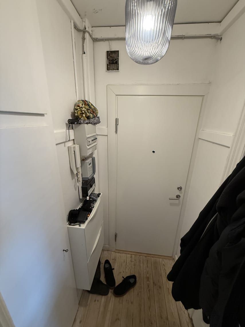 Furnished apartment with balcony, full kitchen and bathroom – close to the Metro and S-Train