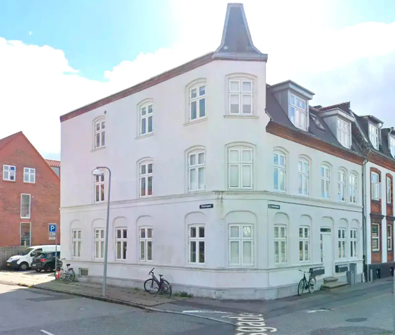 Lys og velindrettet lejlighed med moderne køkken centralt i Vejle