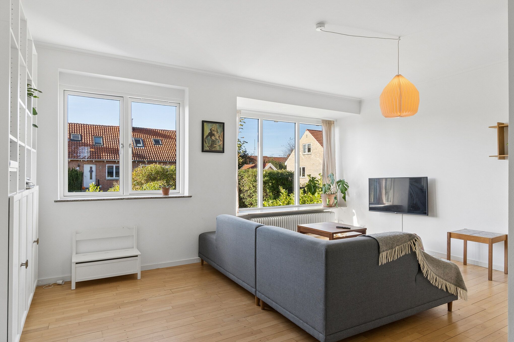 Rummeligt rækkehus med have, terrasse og egen parkering i Rødovre