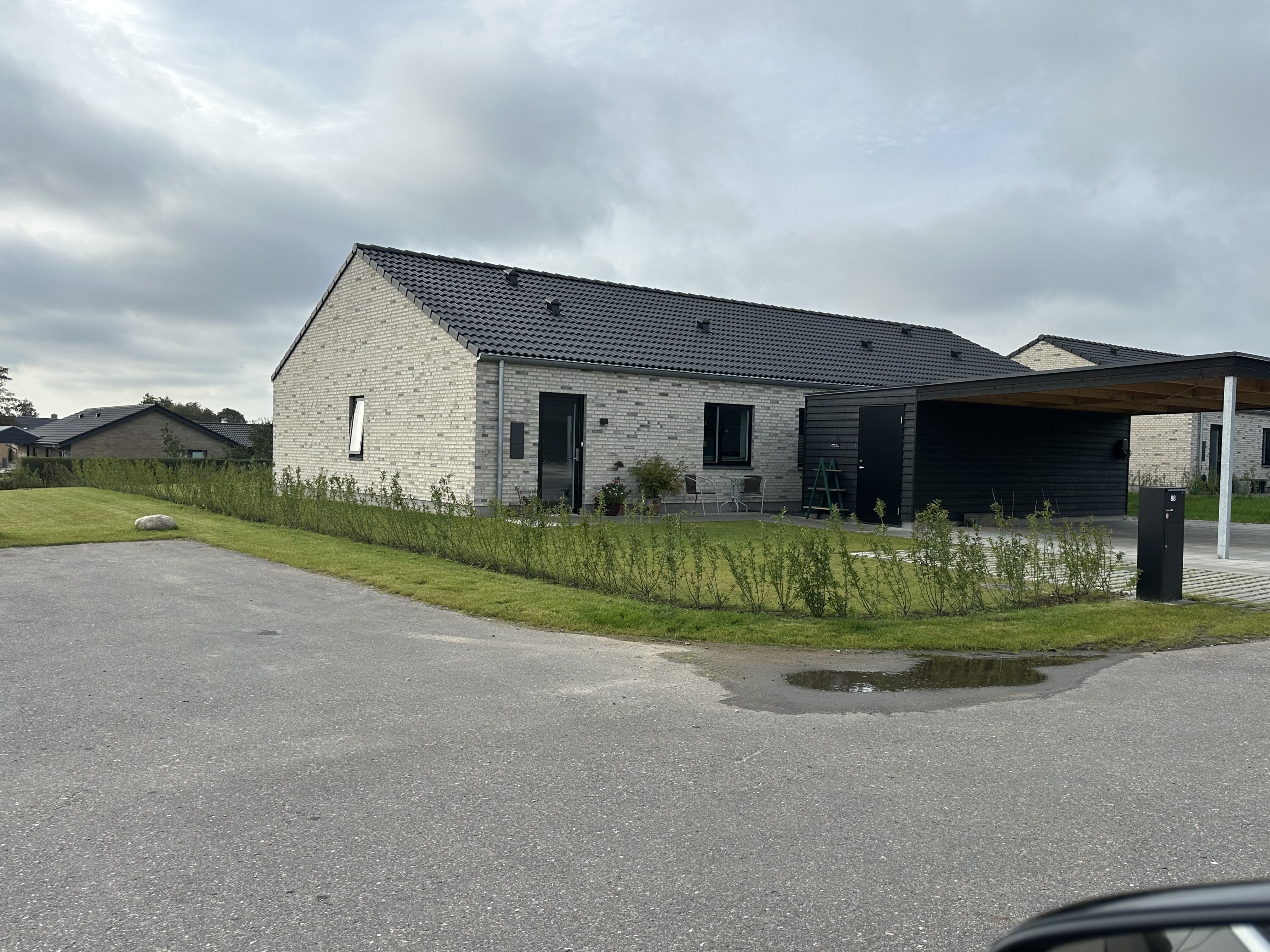 Ny opført dobbelthus i Øster Snede