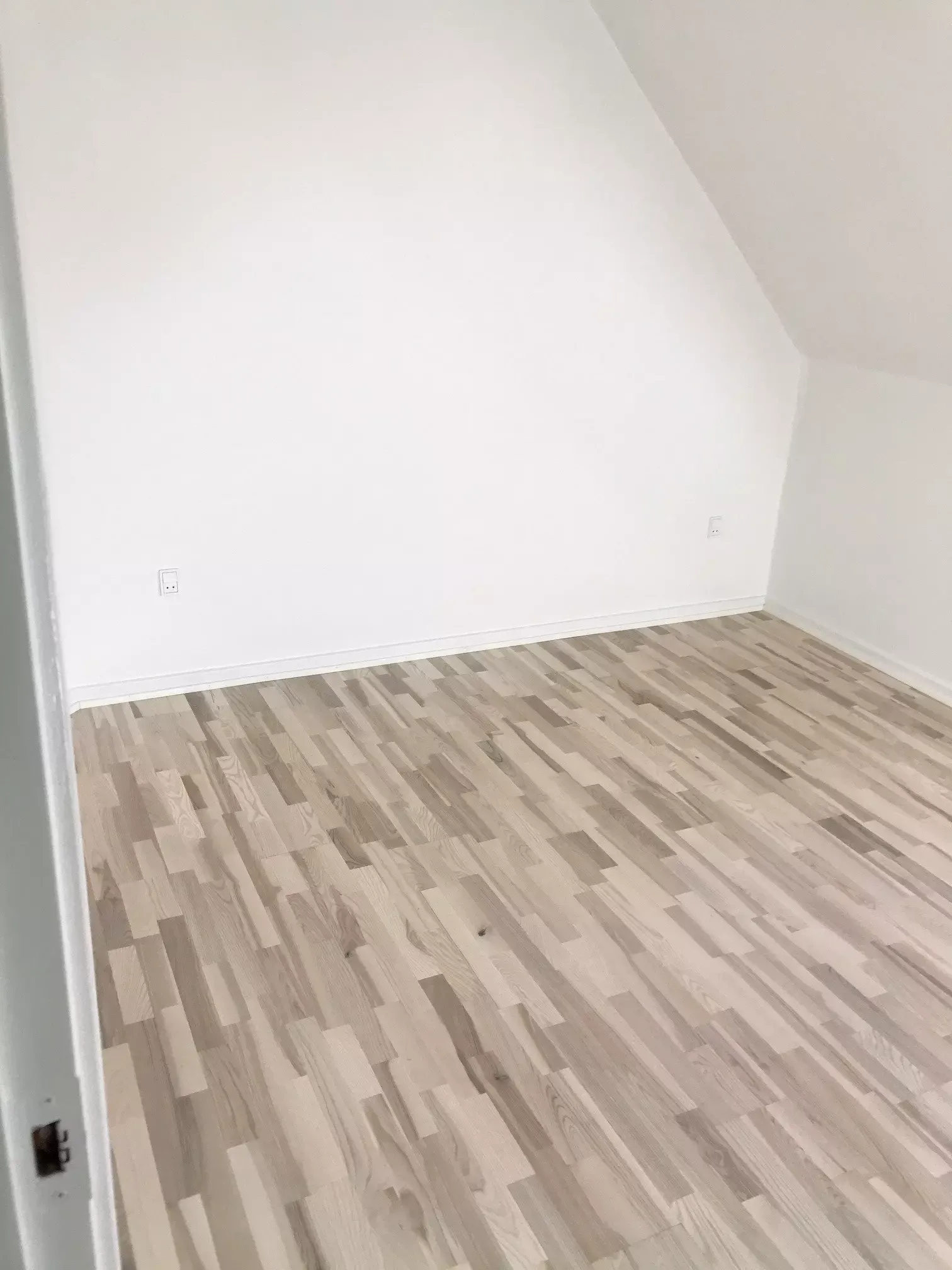 Lys 2-værelses på 68 m2 med moderne køkken