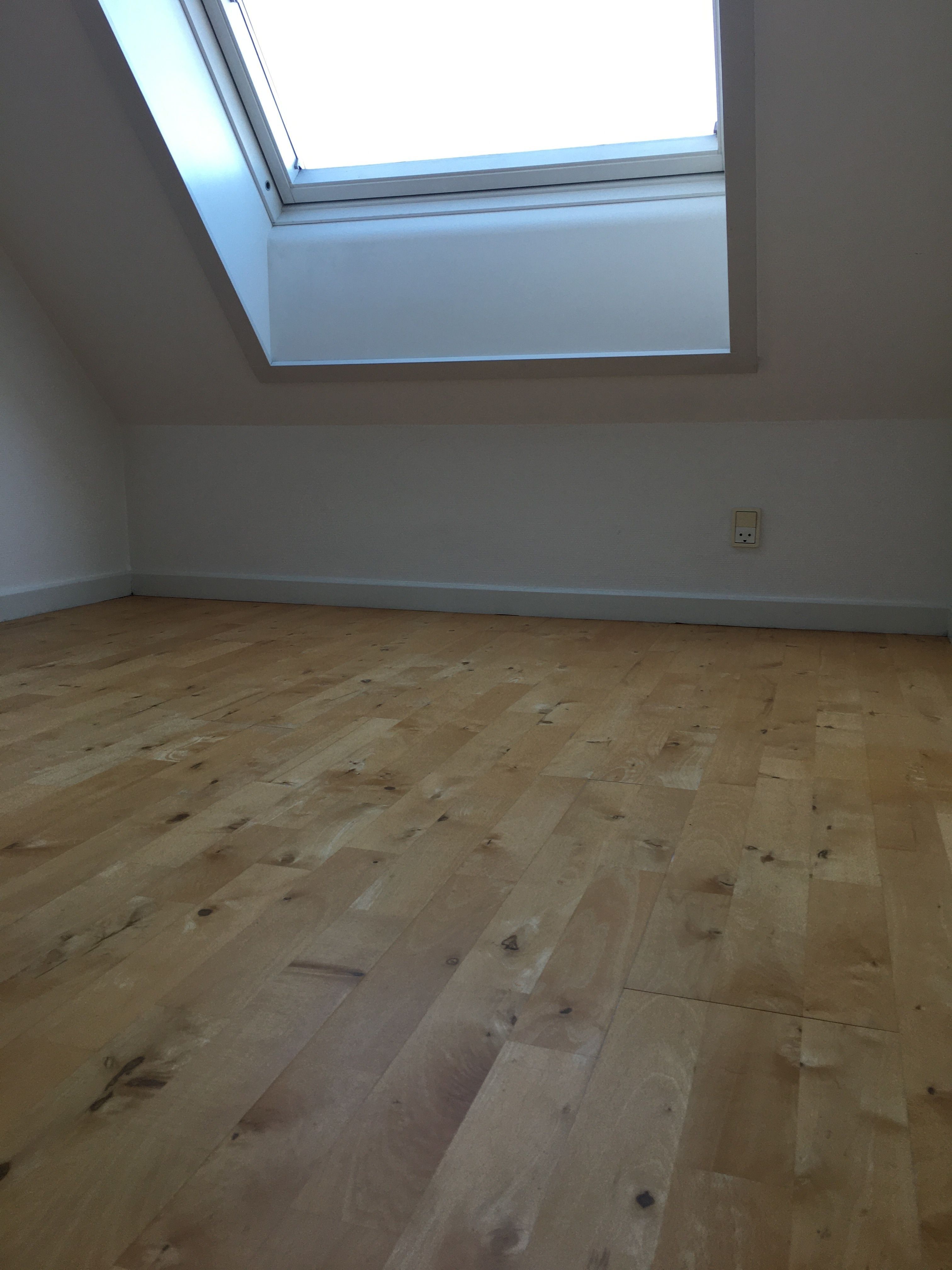 Charmerende 3-vær lejlighed på 57 m2 + 2 x ca. 5 m2 hems - IKKE dele-lejlighed
