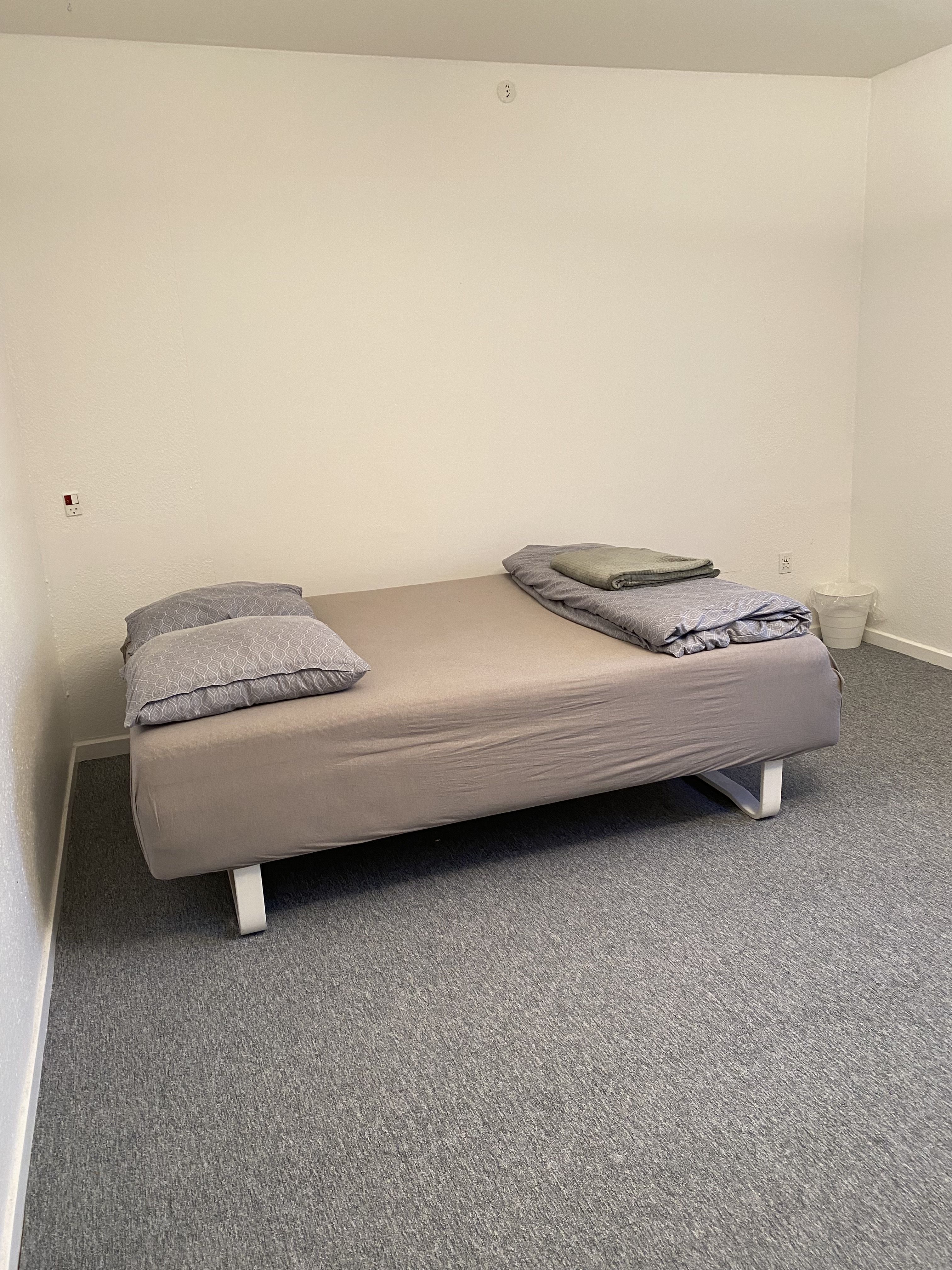  Private Furnished Room for Rent in a VillaEnjoy a comfortable, fully furnished private room with access to shared amenities.