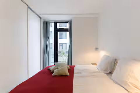 87 m² lejlighed på Enghave Brygge med stor privat terrasse – få skridt fra vandet