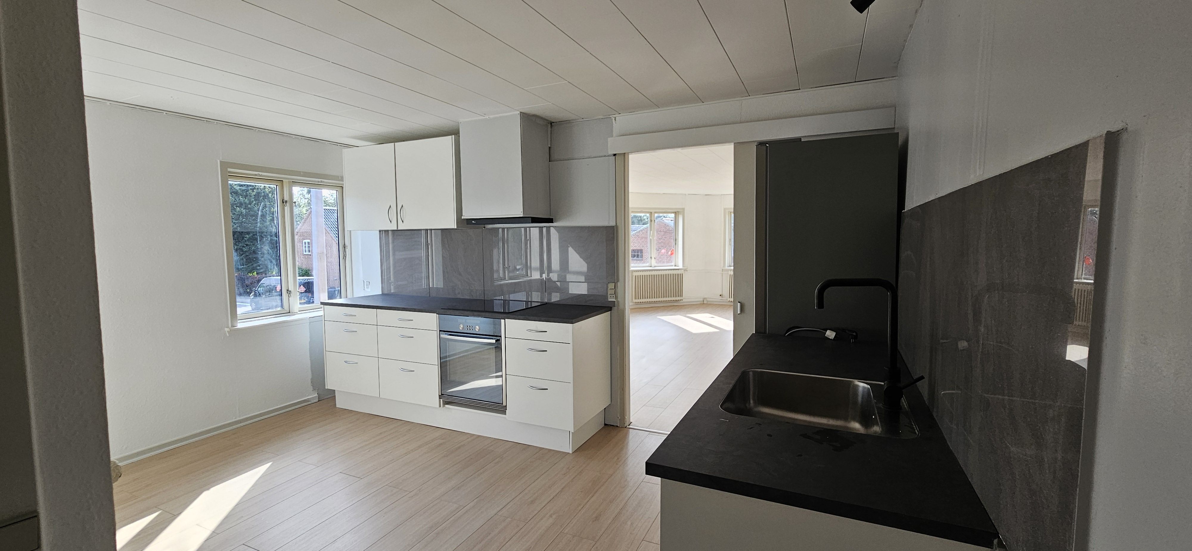 Centralt i Sig flot, ny renoveret lejlighed på Vardevej til leje.