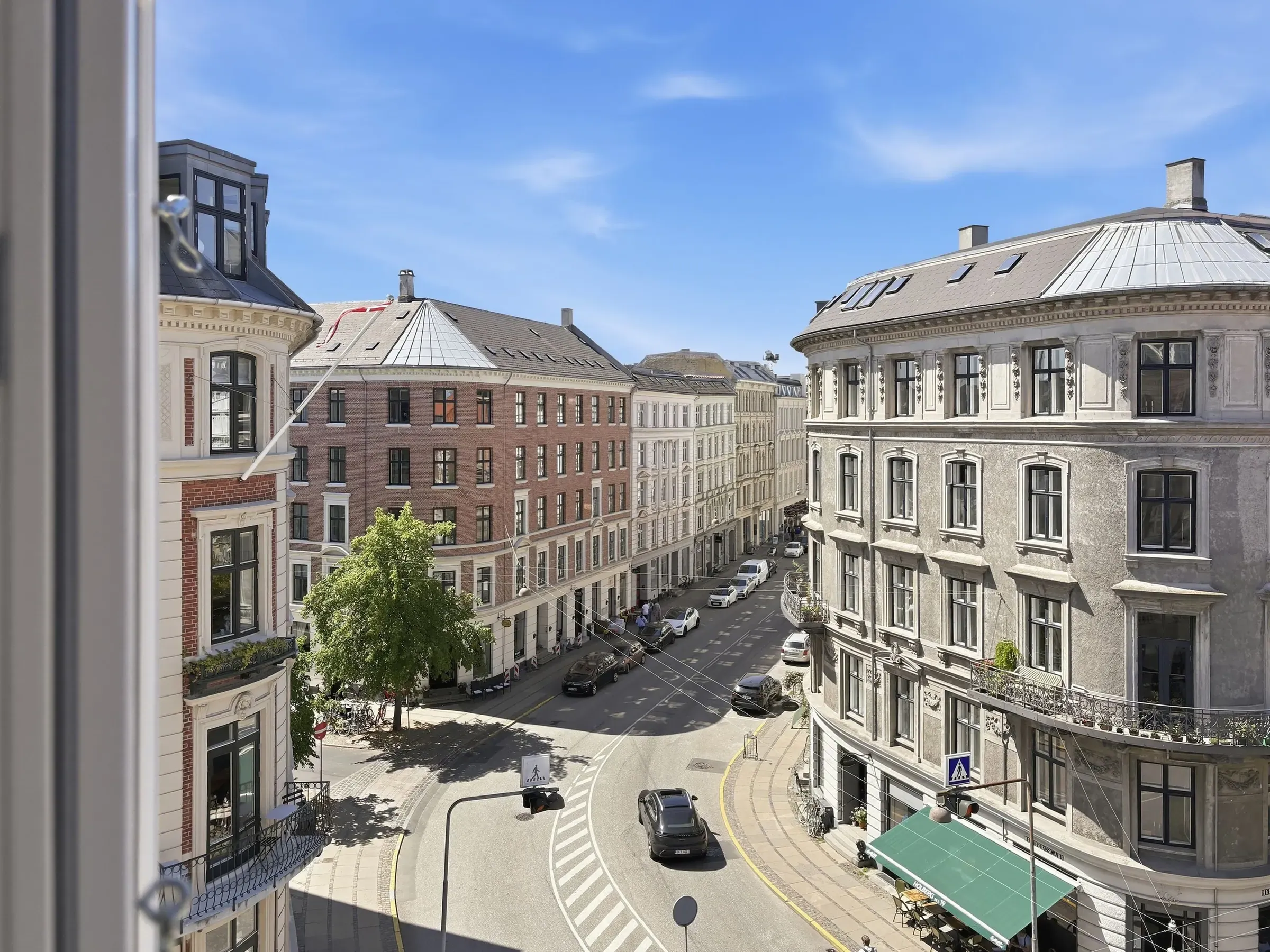6-værelses lejlighed med smukt lysindfald og udsigt i København K