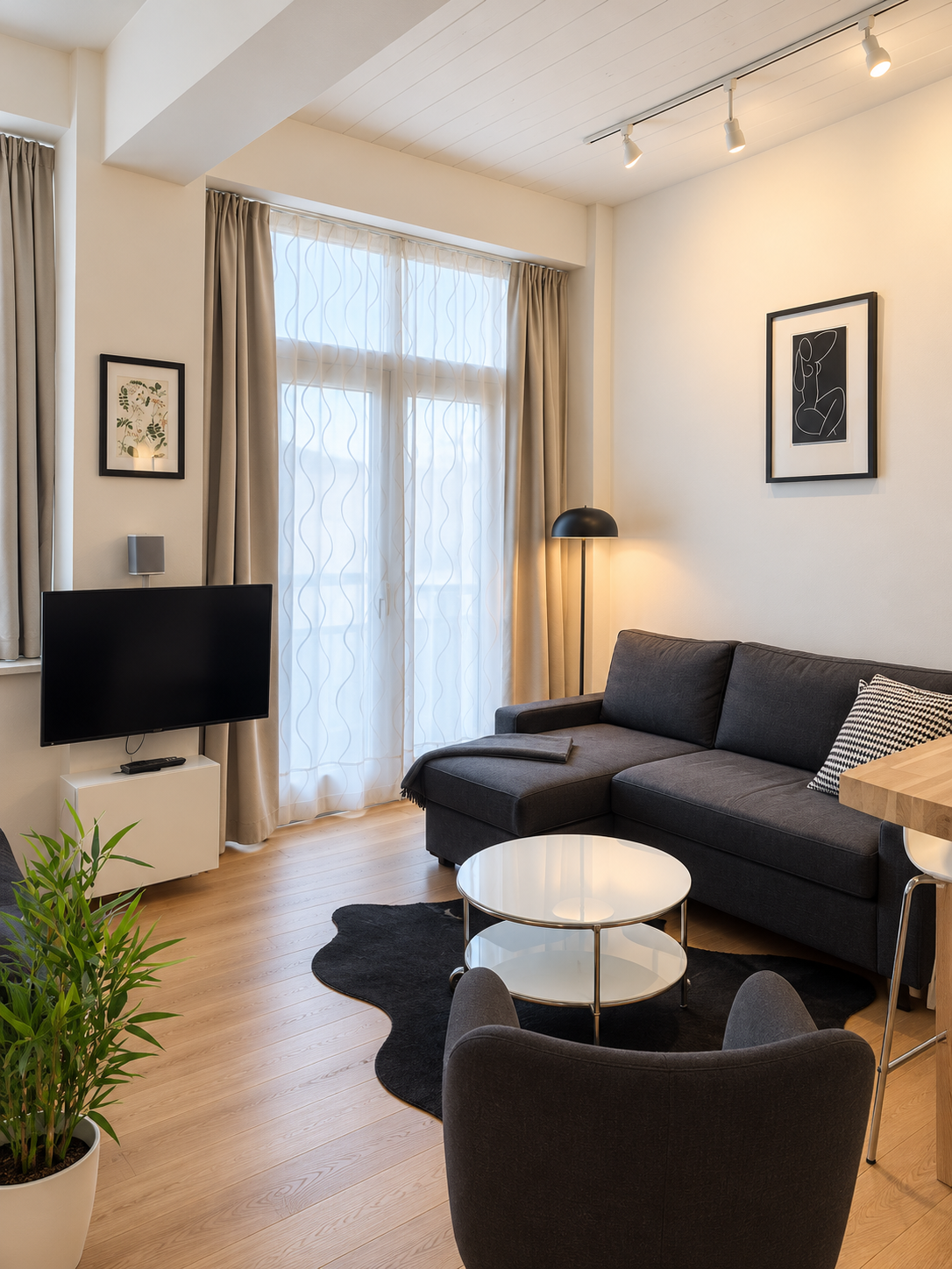 Large studio, fully furnished, serviced apartment.