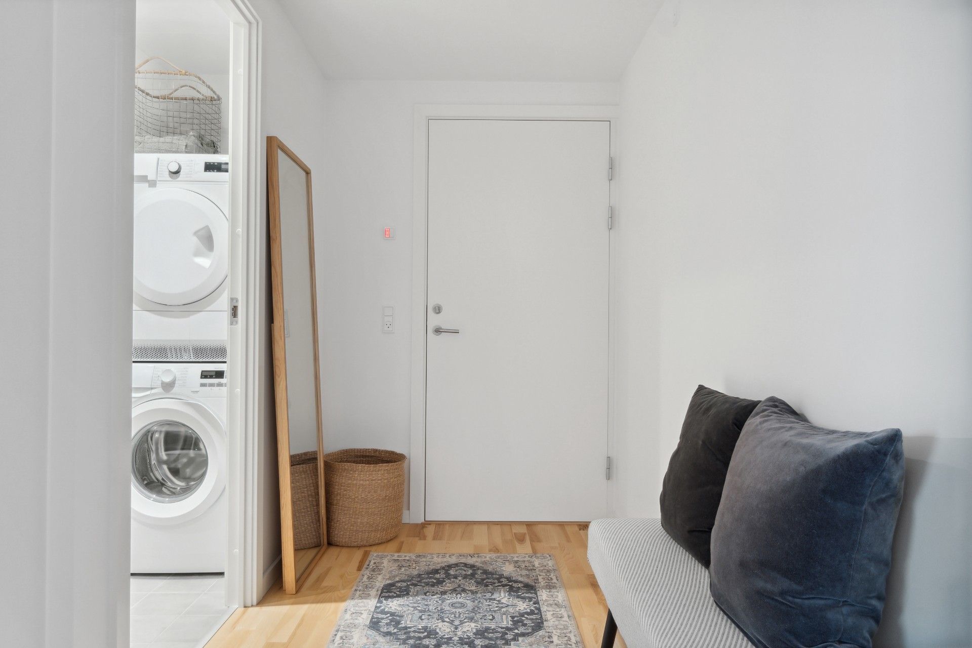 Lyst, lækkert og åbent køkken alrum - delevenlig