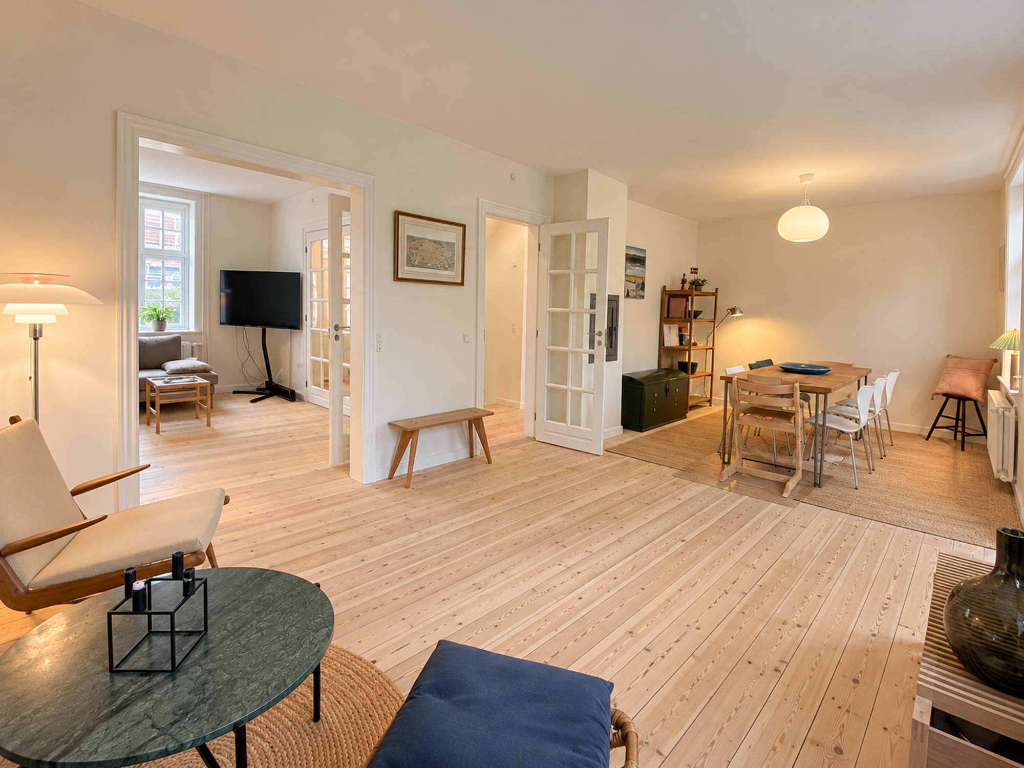 Skøn patricier villa i Brønshøj med en overskuelig og hyggelig have