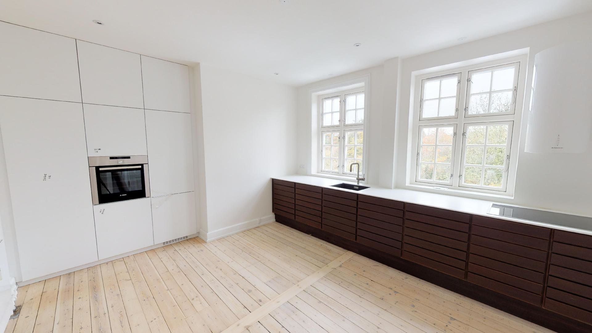 Grøndalsvej – rummelig bolig i to etager med privat havestykke