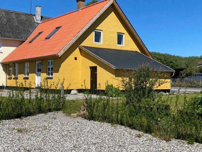 Total nyrenoveret byhus i Rosmus