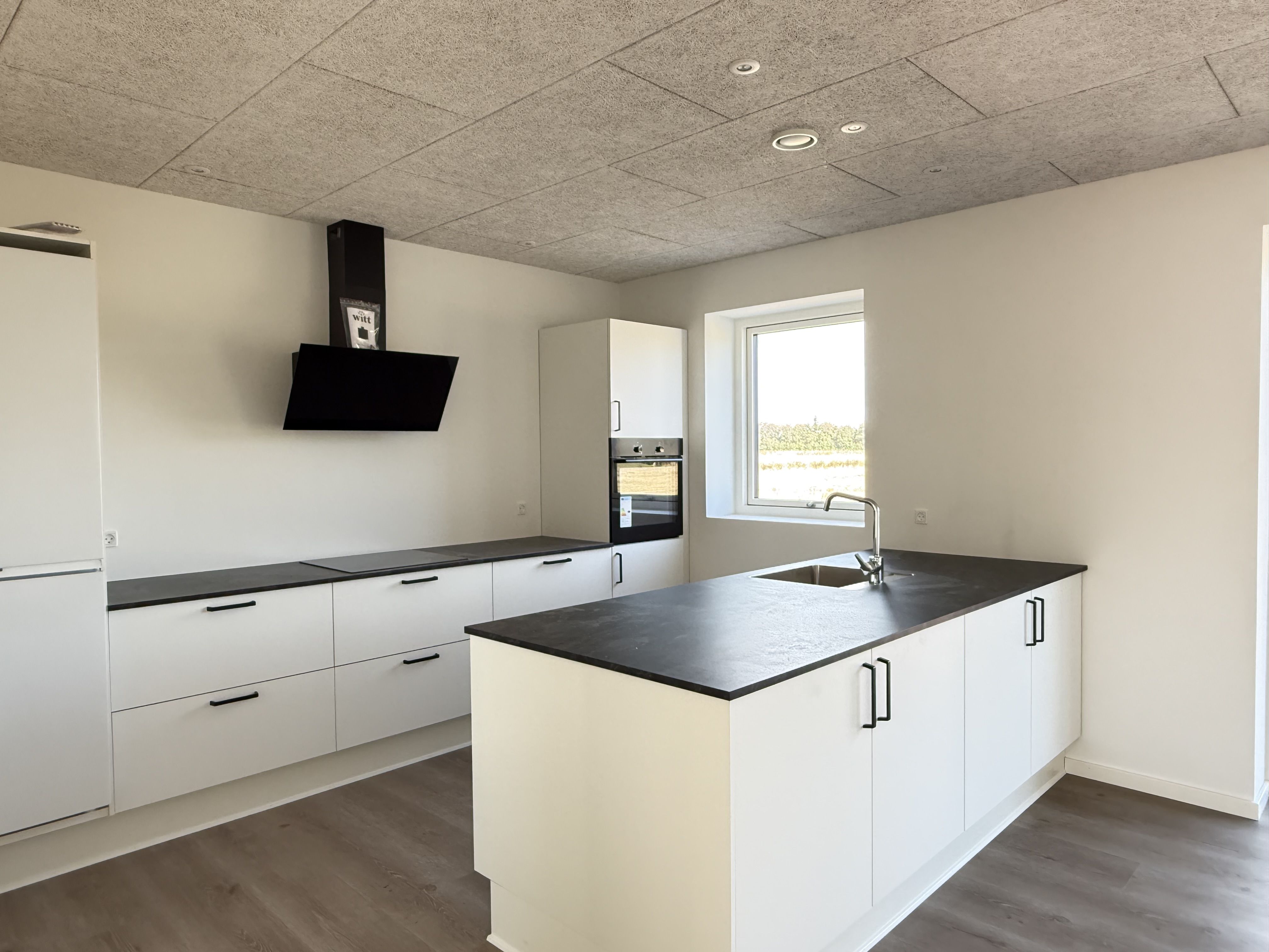 Nyopført 3-værelses rækkehus i Naturligheden – 87 m² med to terrasser og have