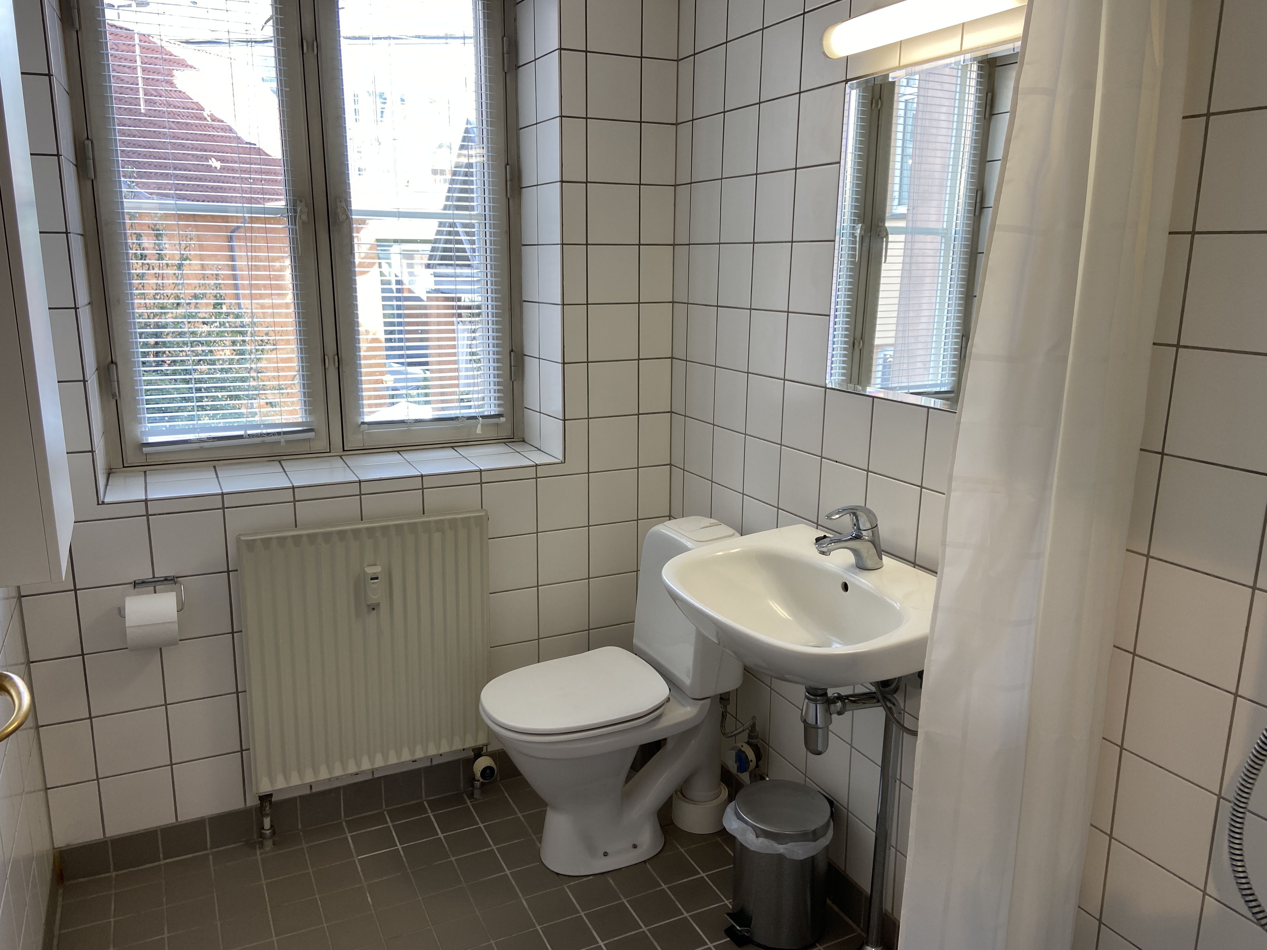 Can be rented 3-8 months  Fully furnished.