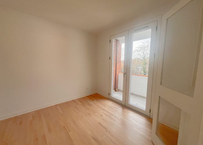 Nyrenoveret lejlighed et stenkast fra Horsens C udlejes.