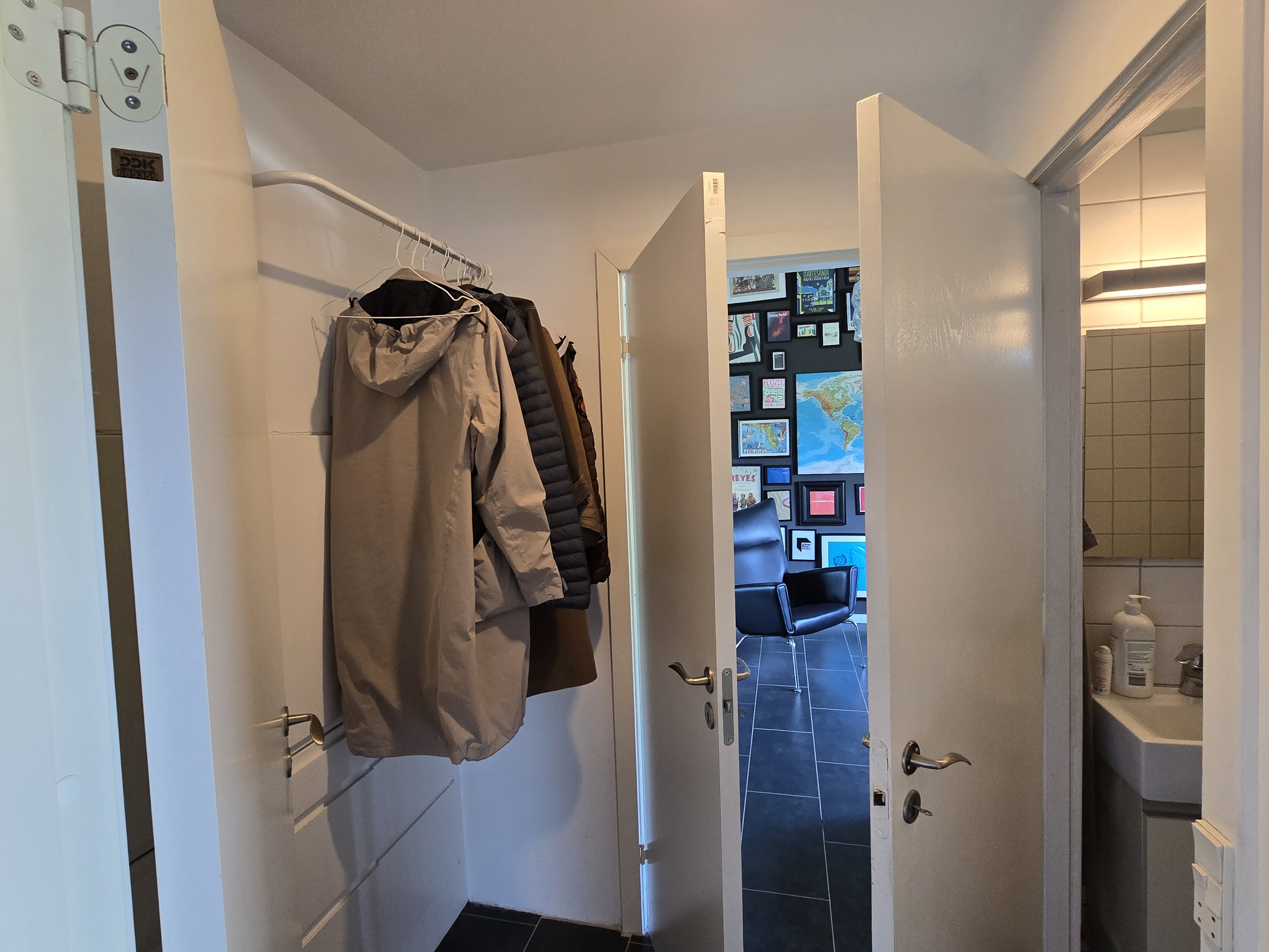 Tidligere ungdomsværelse med eget badeværelse