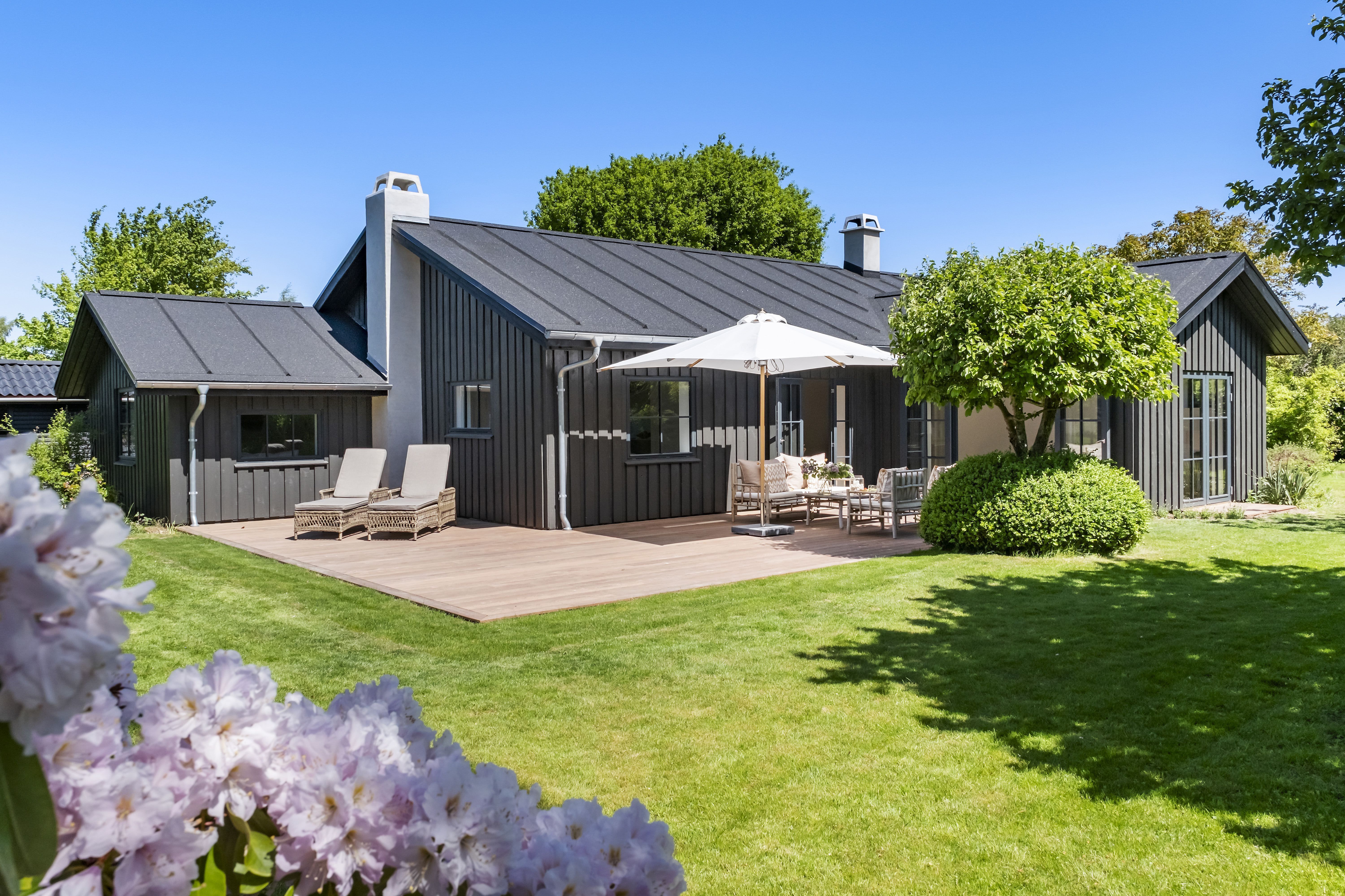  Gennemrenoveret hus med 6 værelser - 146m2