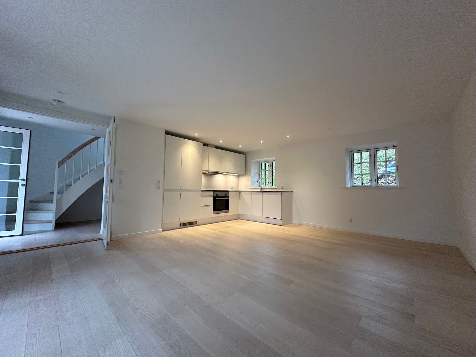Indflytningsklar lejlighed i charmerende omgivelser. 1½ plan med terrasse og husdyrstilladelse. - Visning 5